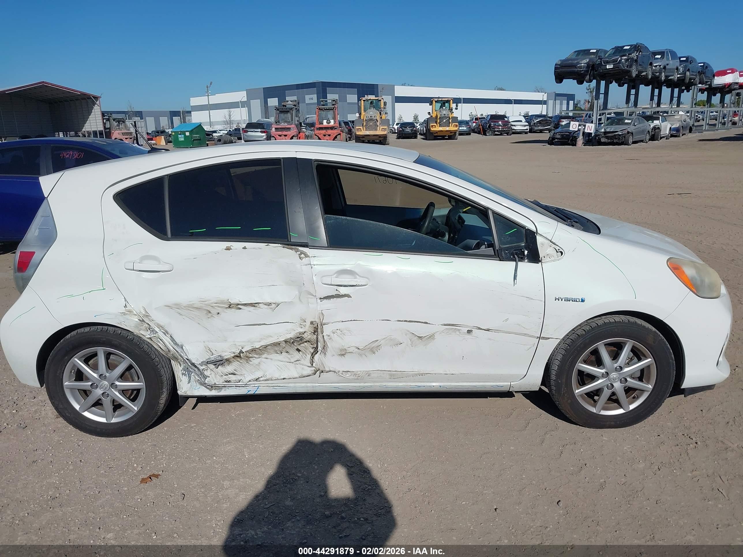 TOYOTA PRIUS image 6