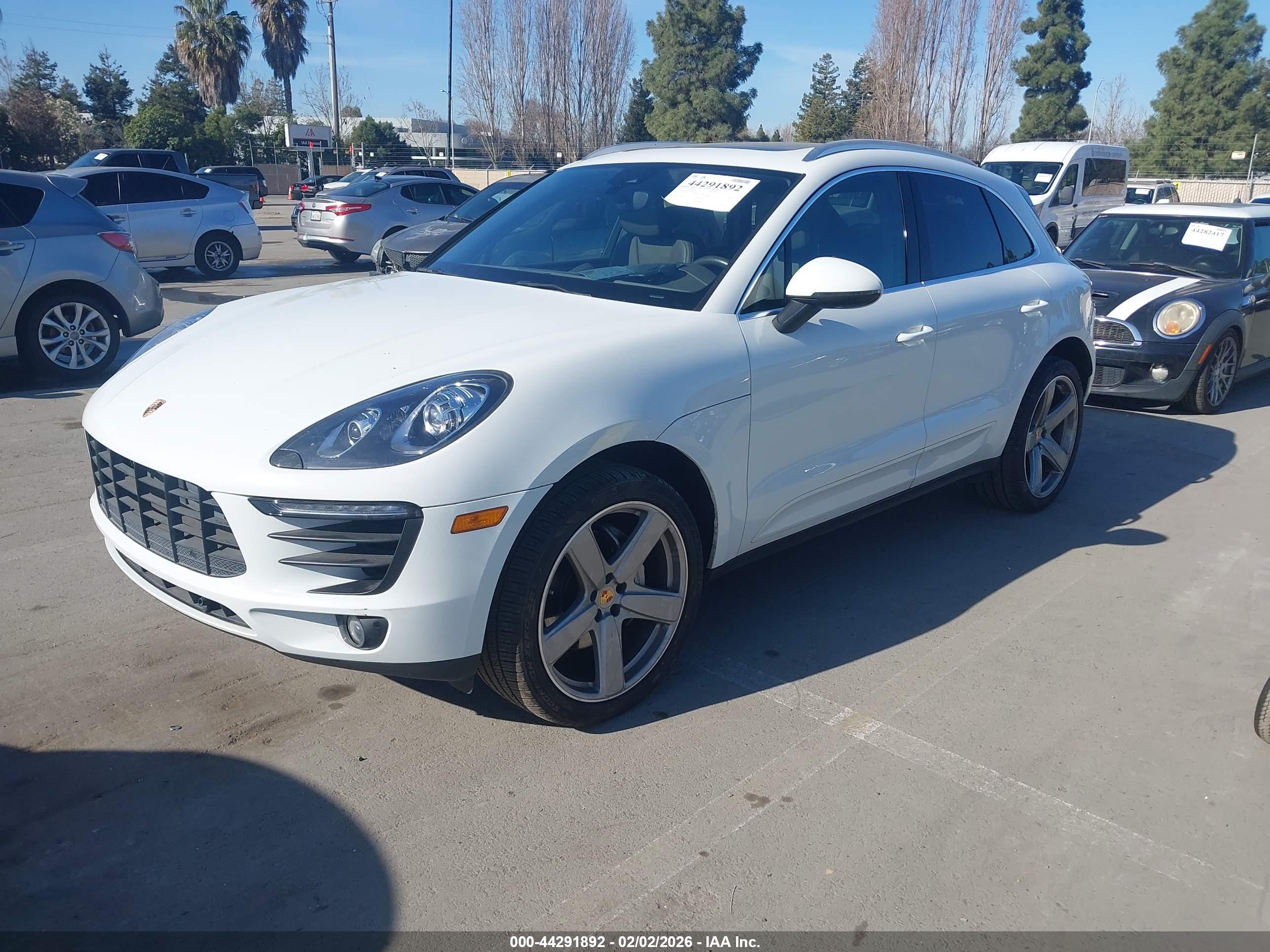 PORSCHE MACAN image 2