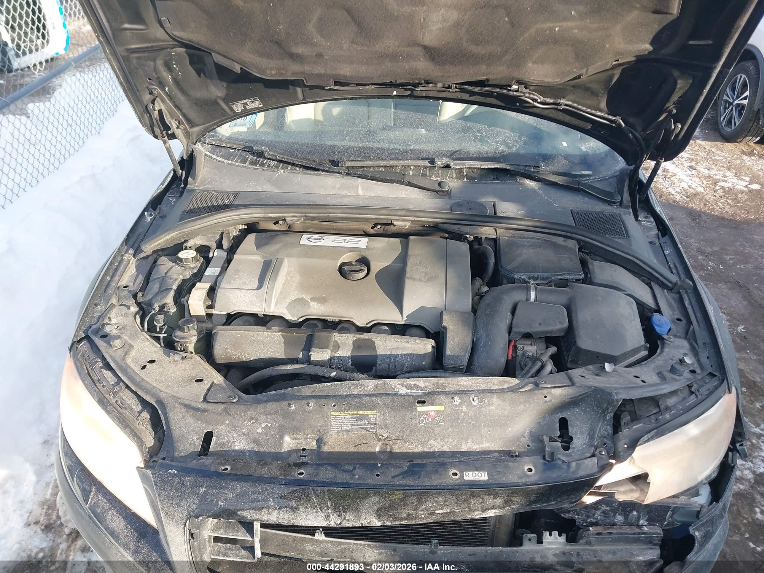 VOLVO XC70 image 10