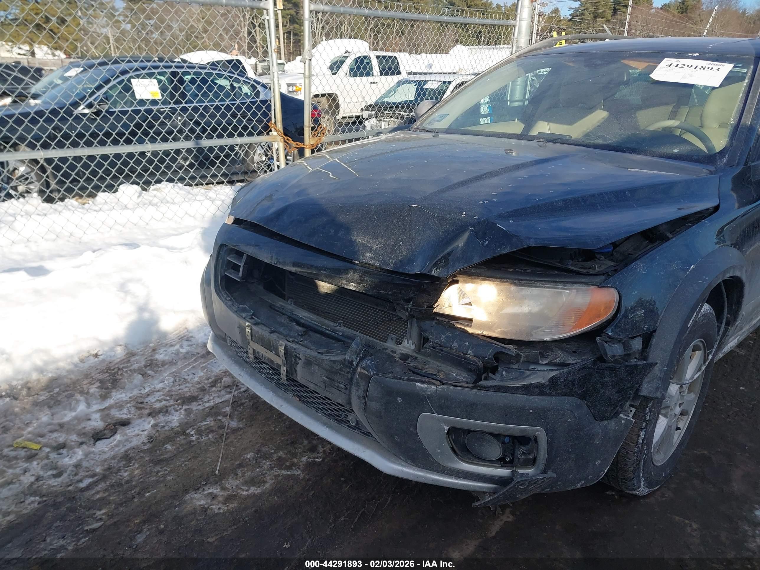 VOLVO XC70 image 6