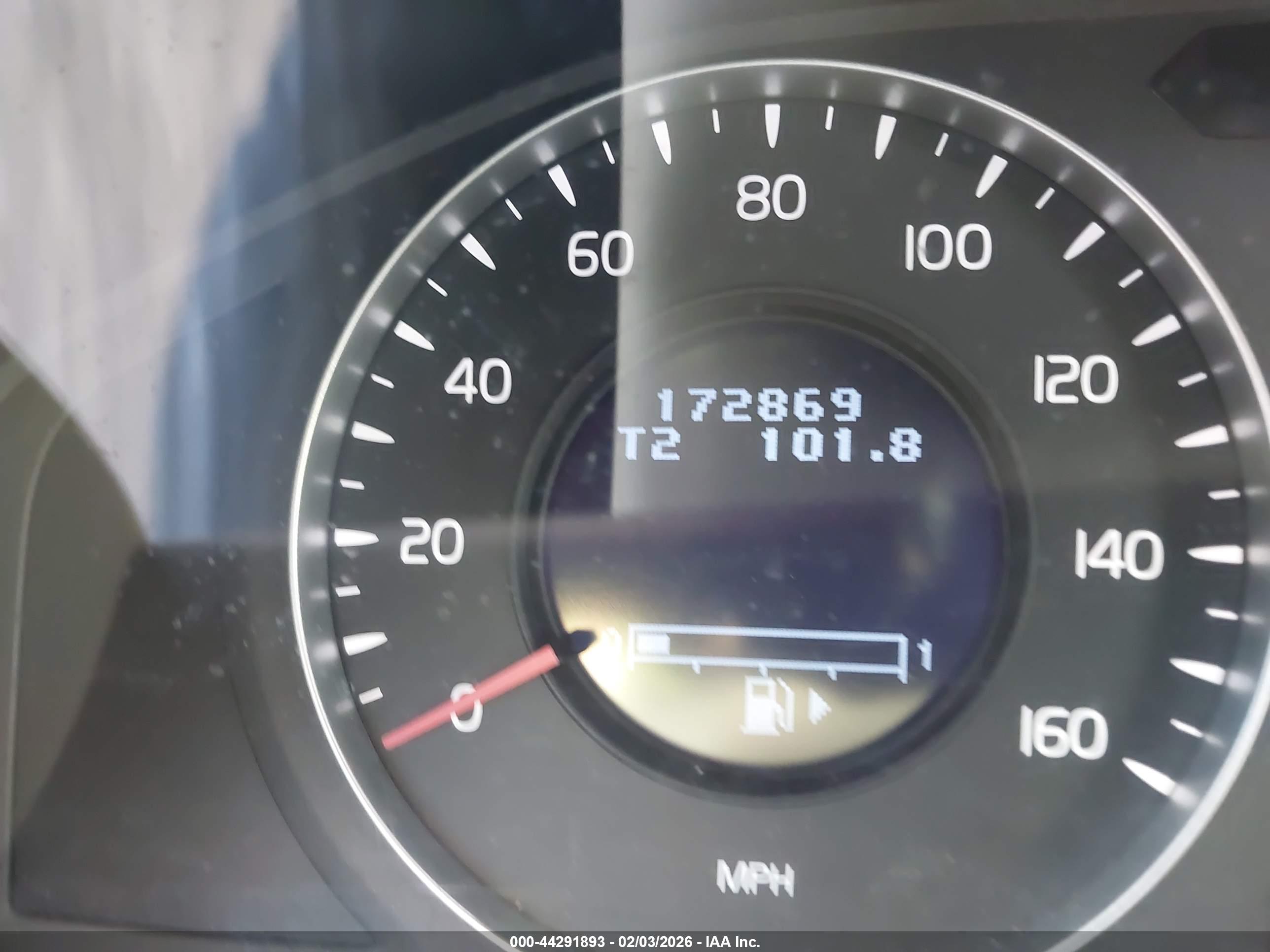 VOLVO XC70 image 7