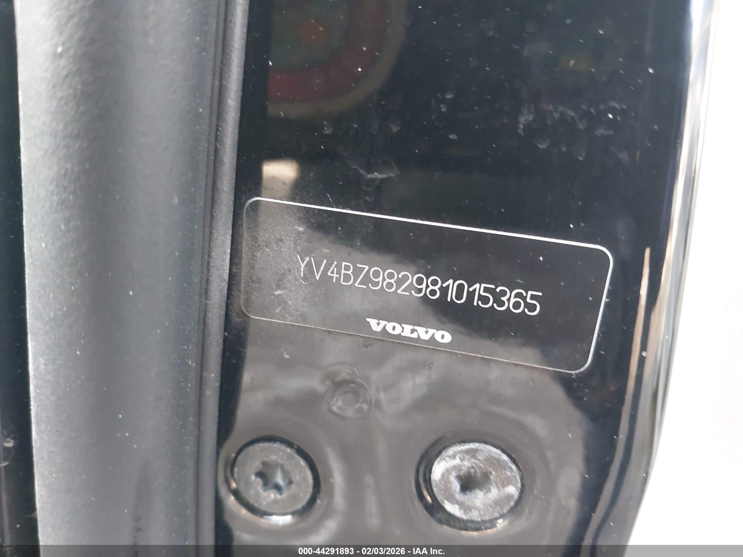 VOLVO XC70 image 9
