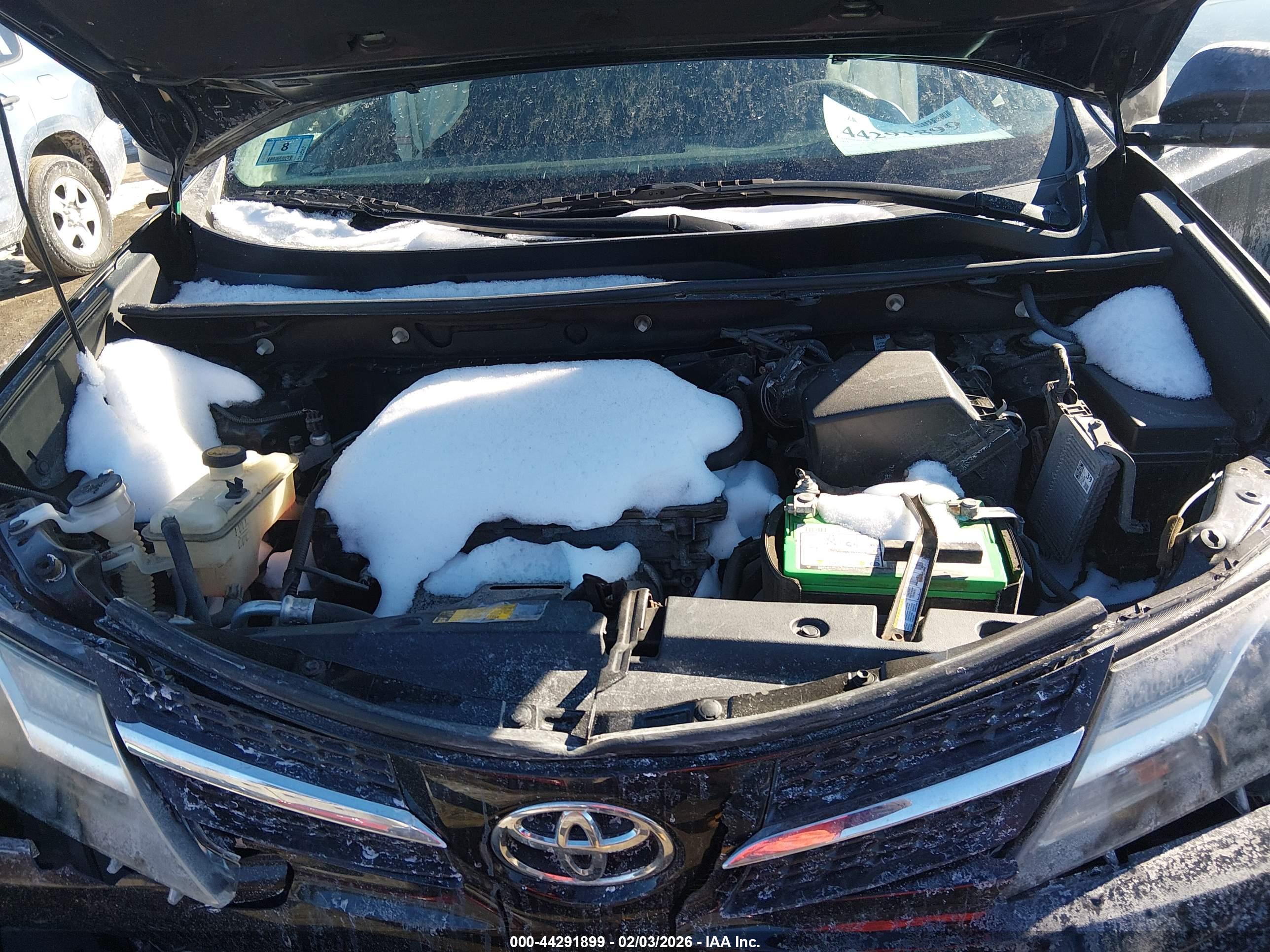 TOYOTA RAV4 image 10
