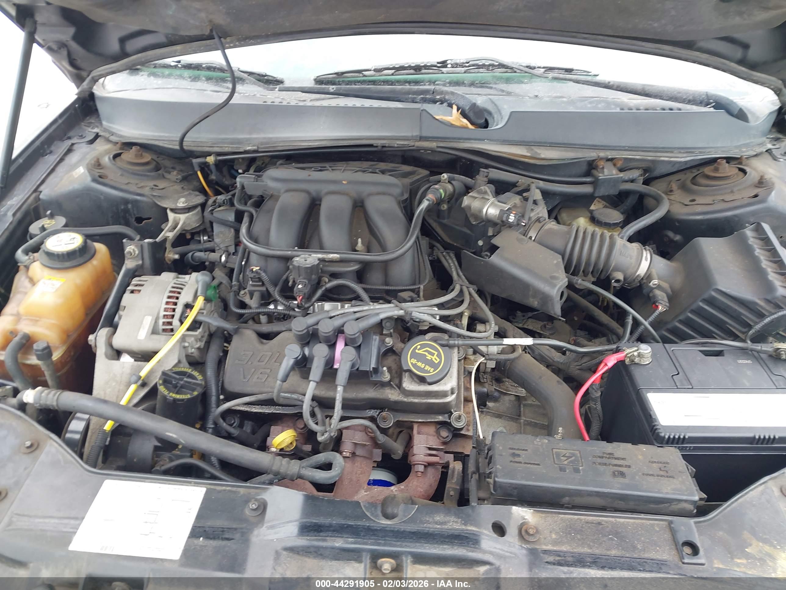 FORD TAURUS image 10