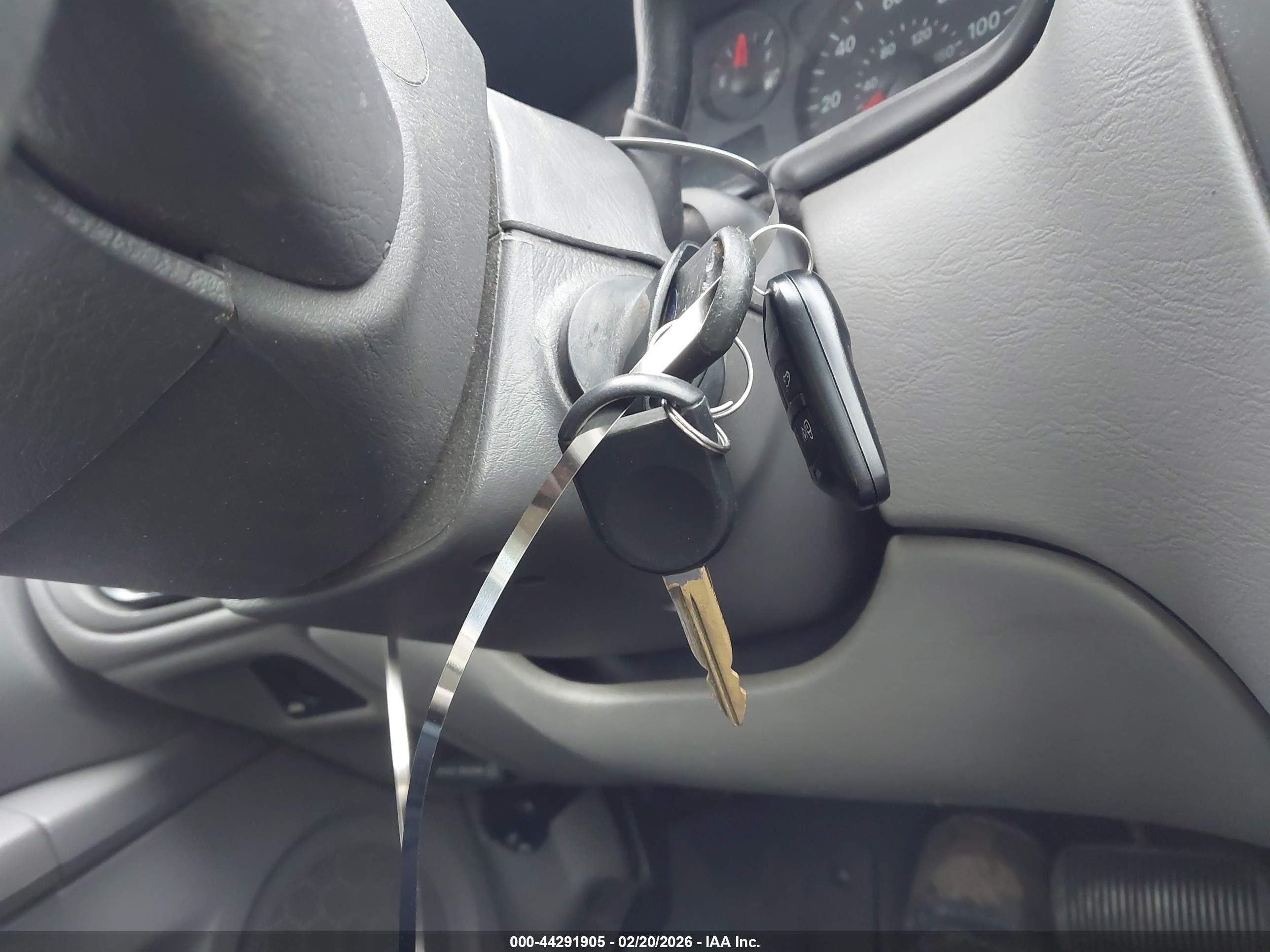 FORD TAURUS image 11