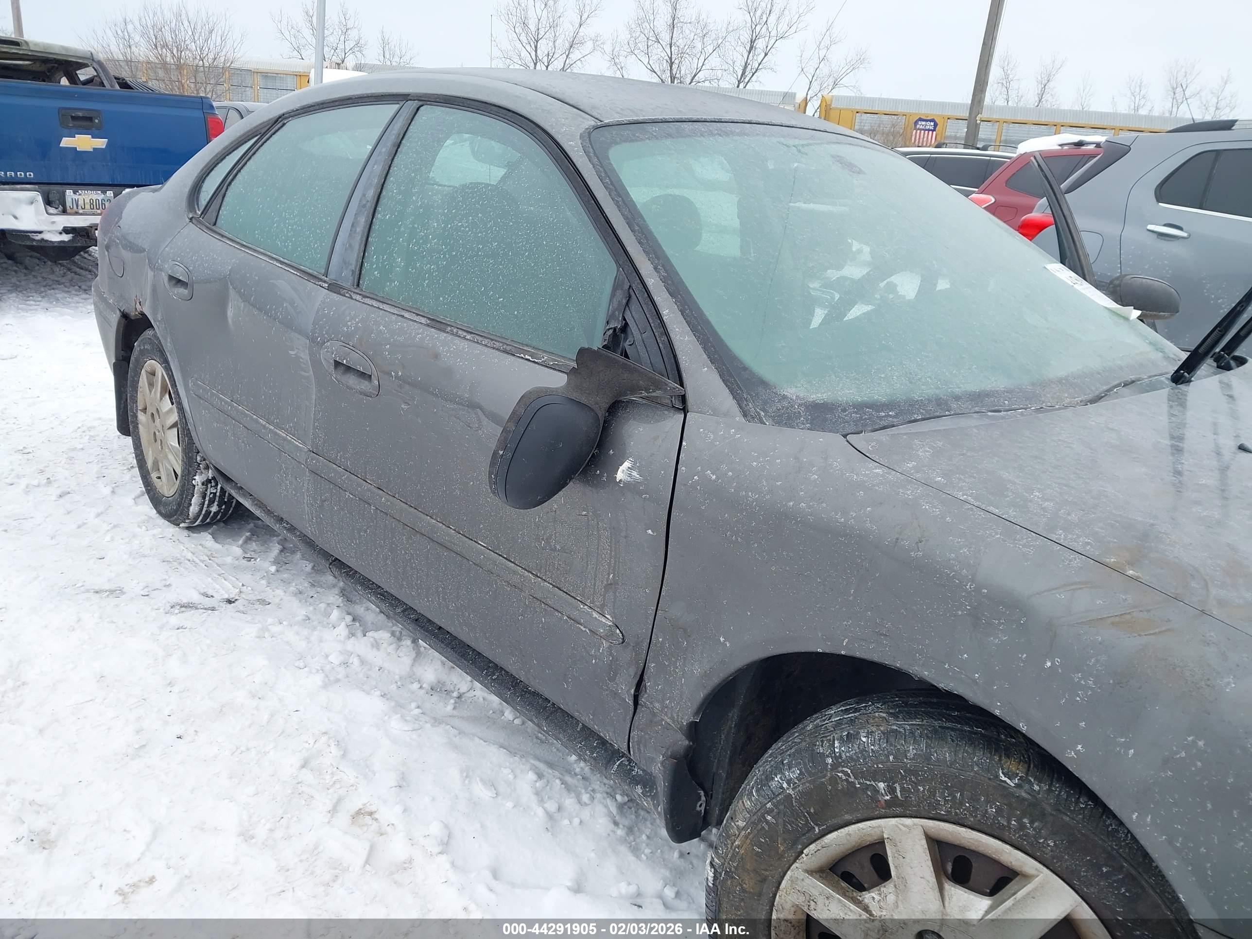 FORD TAURUS image 6