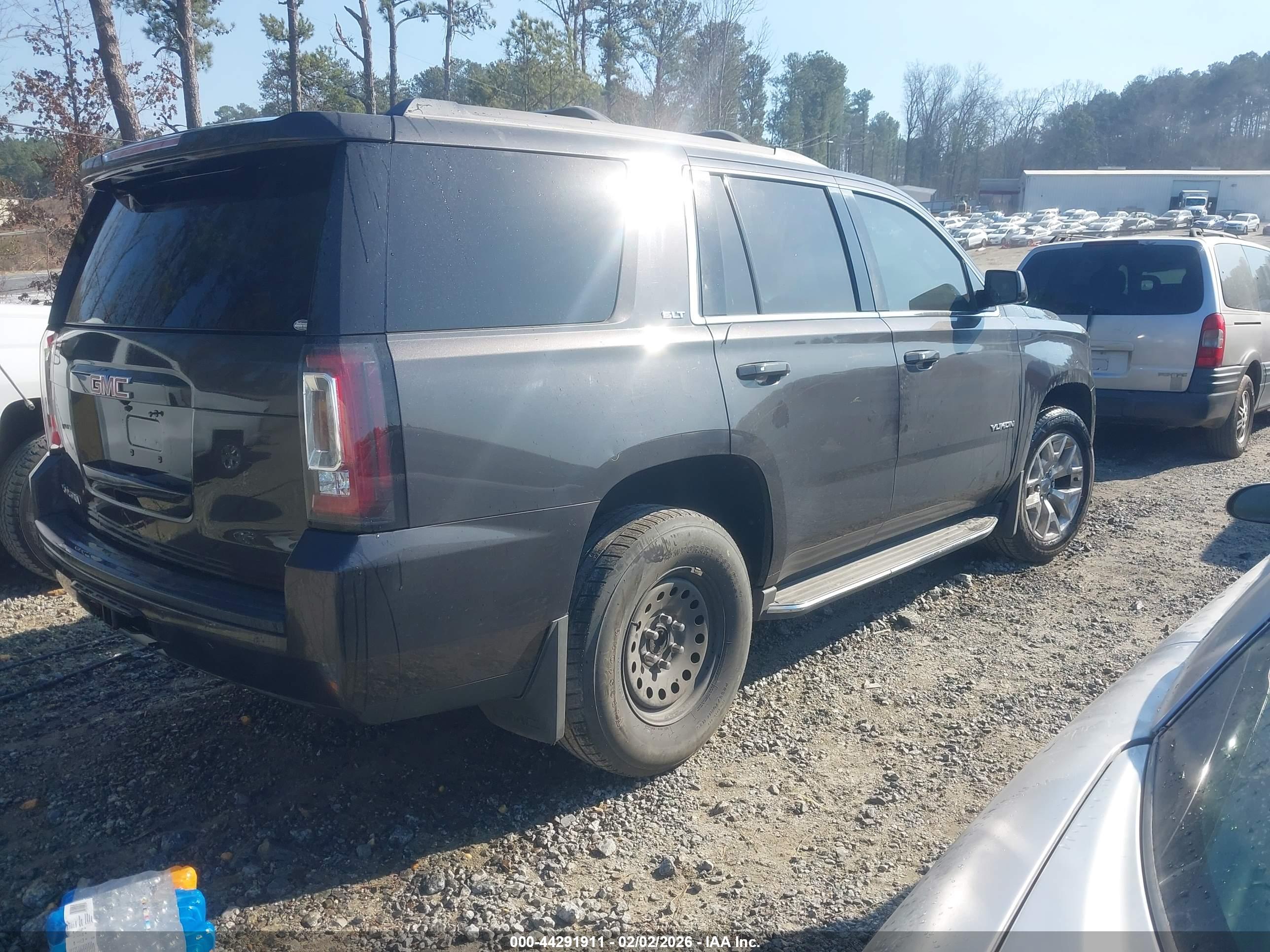 GMC YUKON image 4
