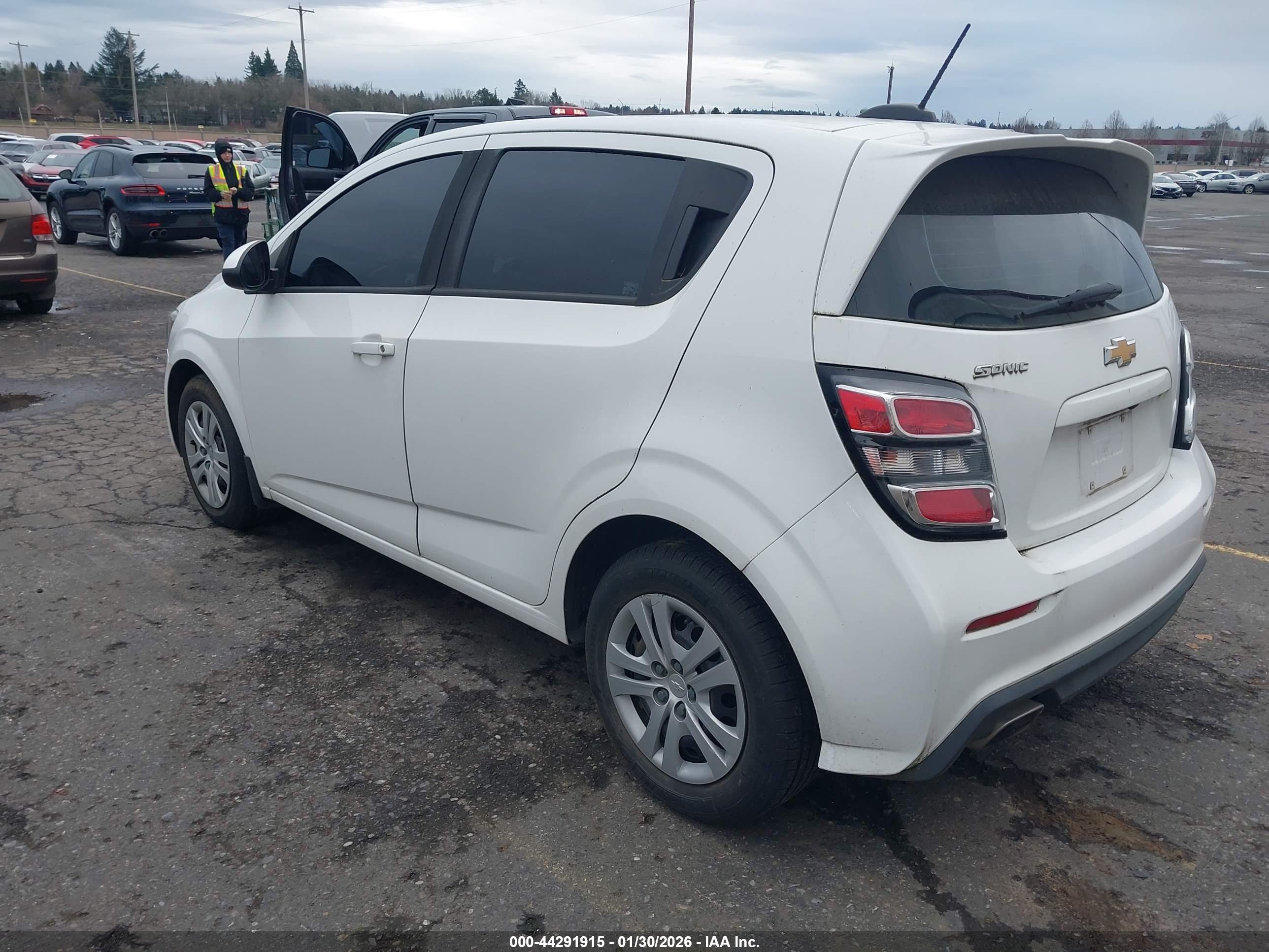 CHEVROLET SONIC image 3