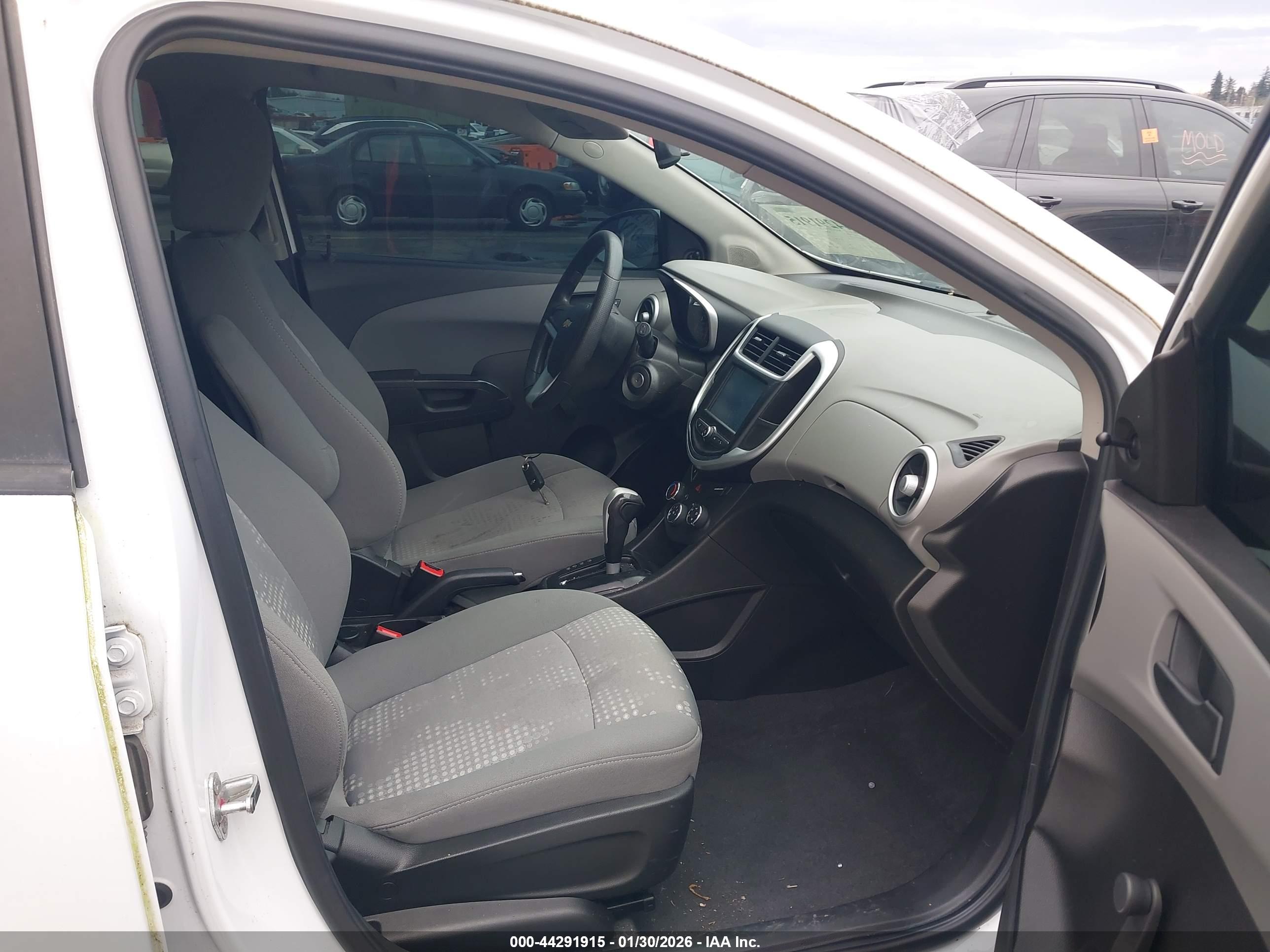 CHEVROLET SONIC image 5