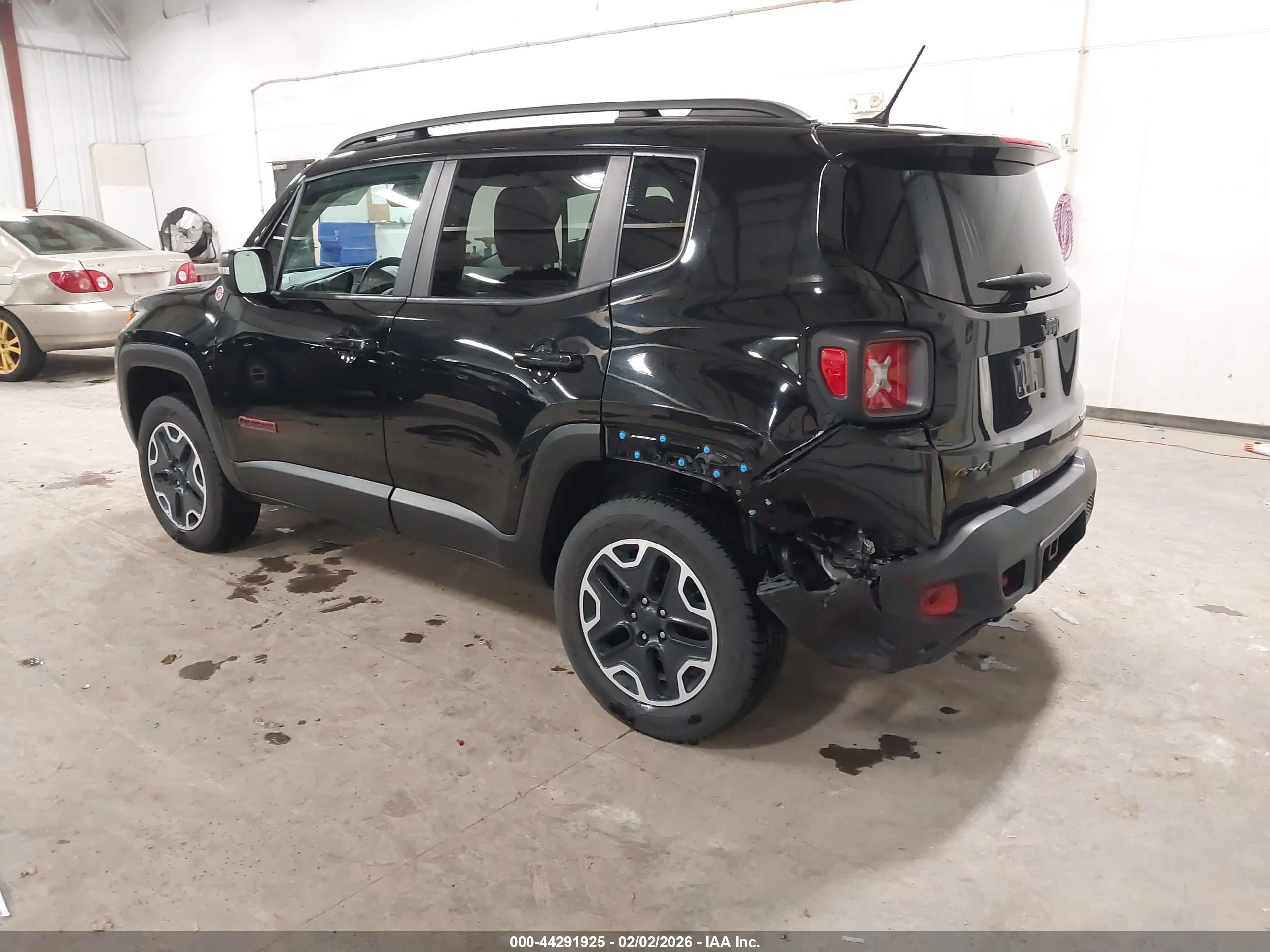 JEEP RENEGADE image 3