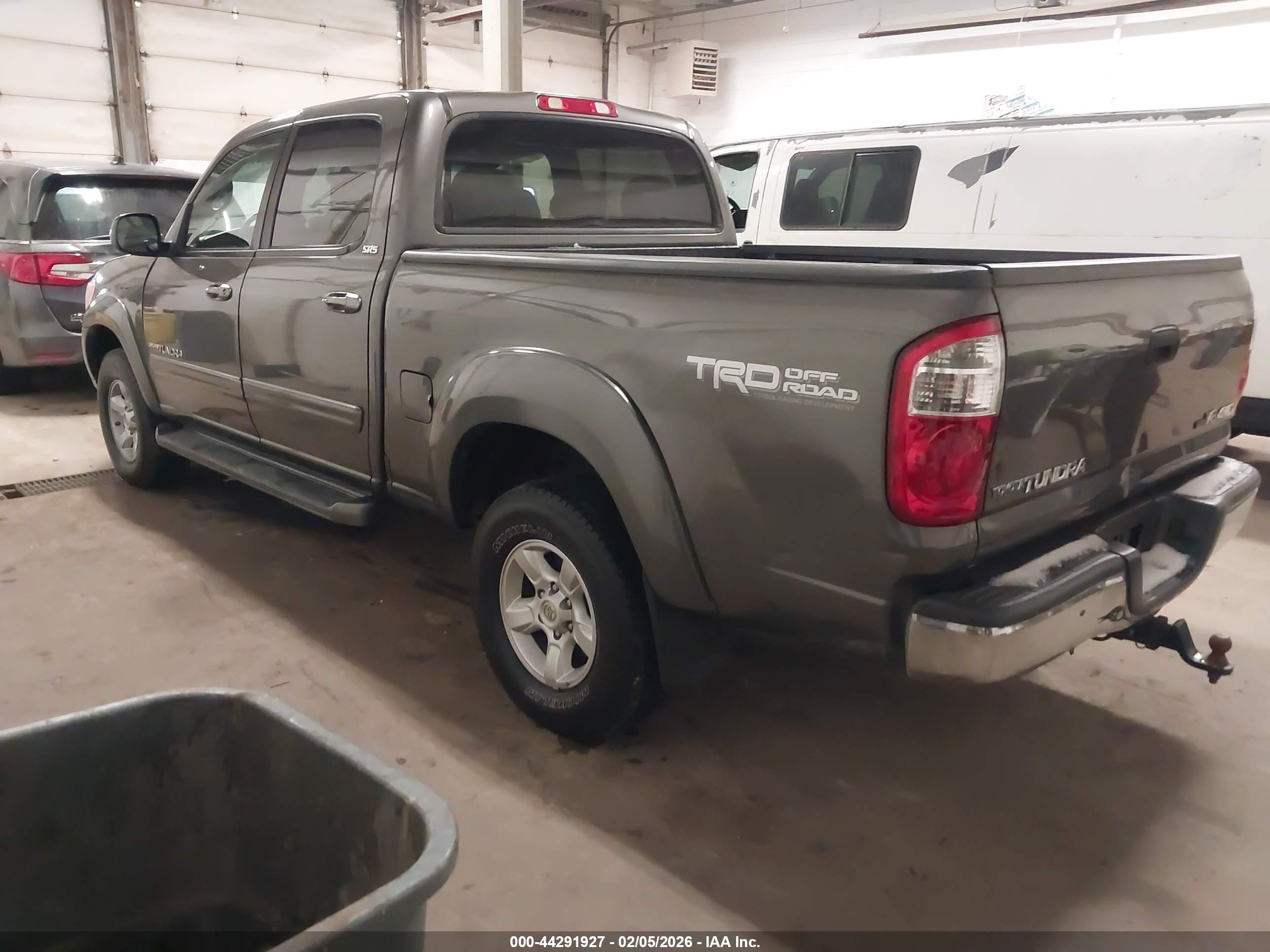 TOYOTA TUNDRA image 3