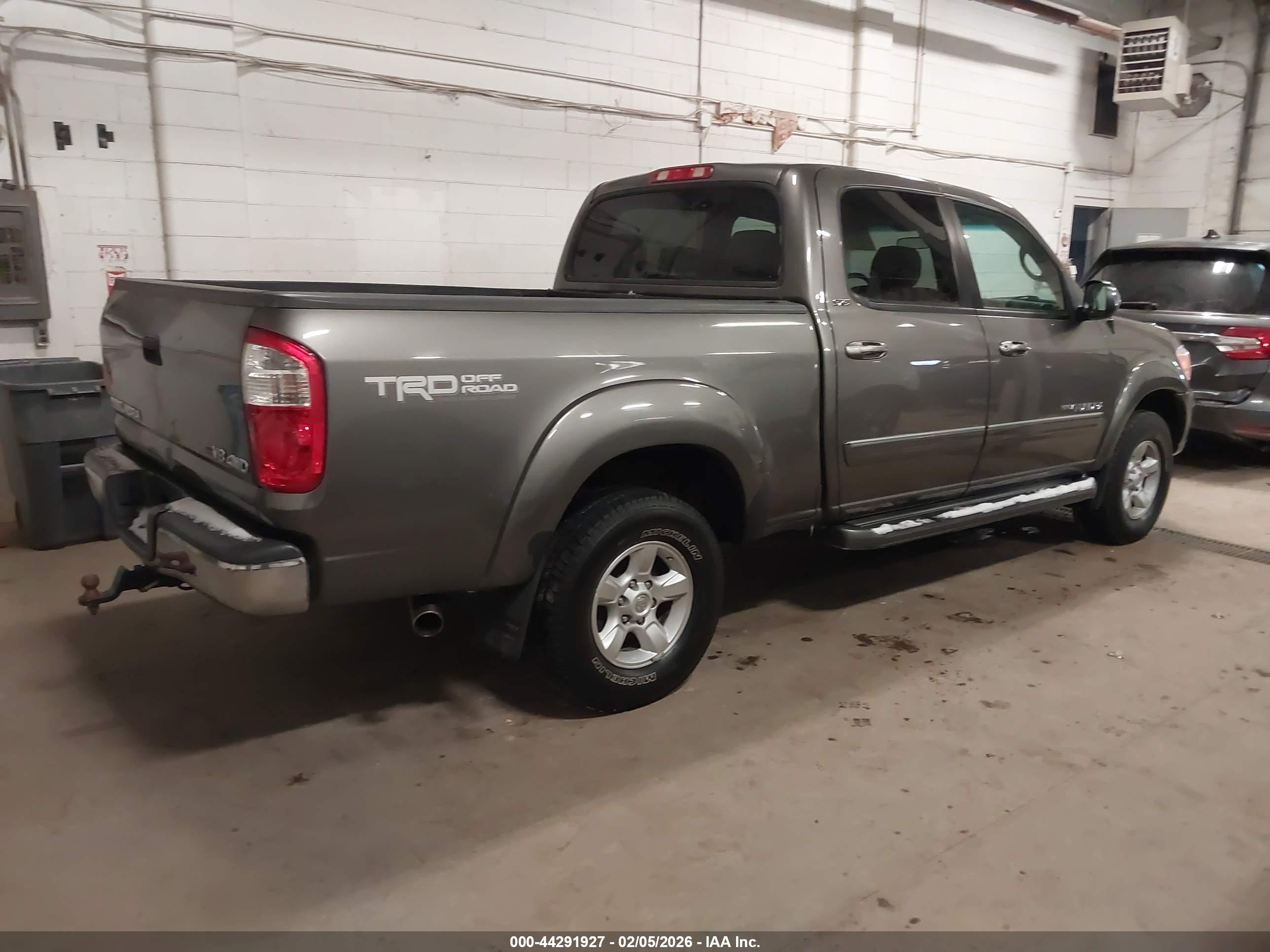 TOYOTA TUNDRA image 4