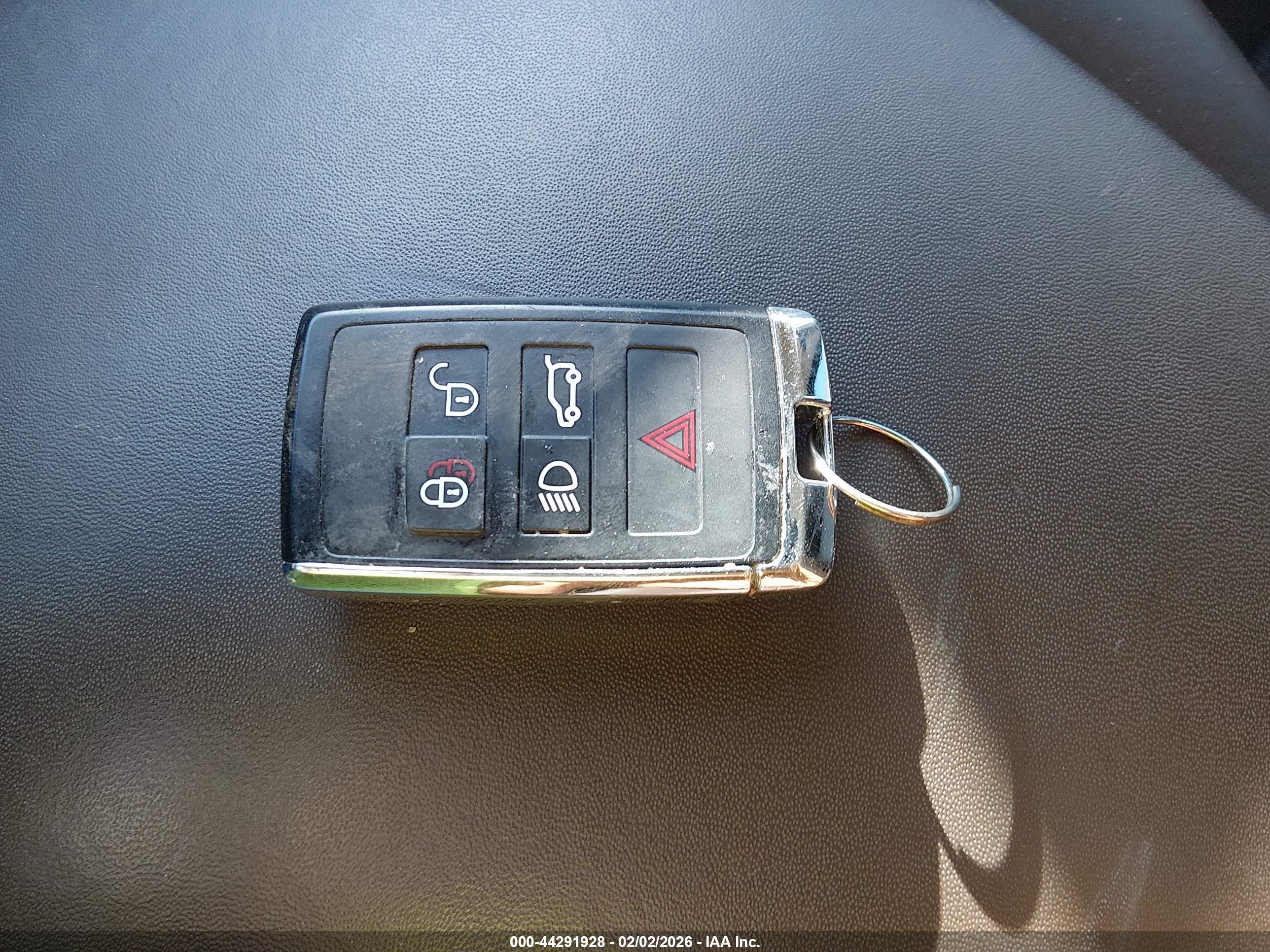LAND ROVER image 11