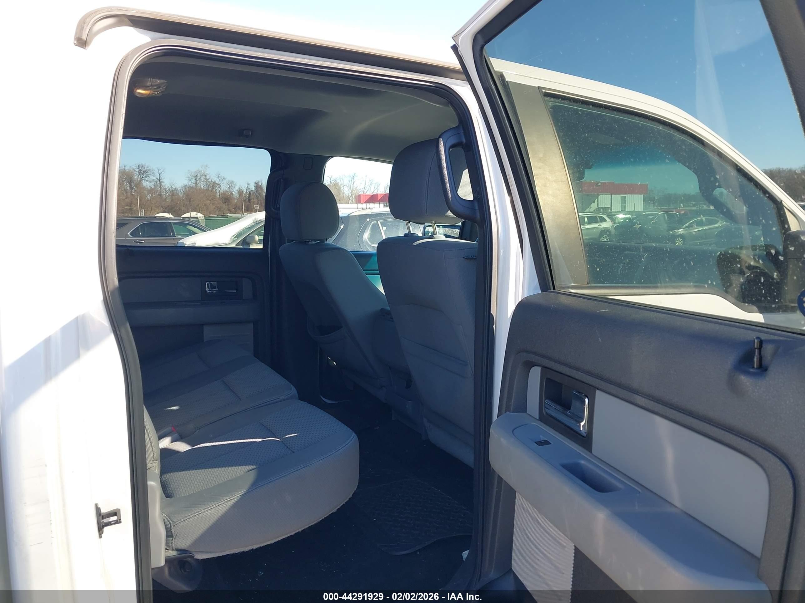 FORD F-150 image 8