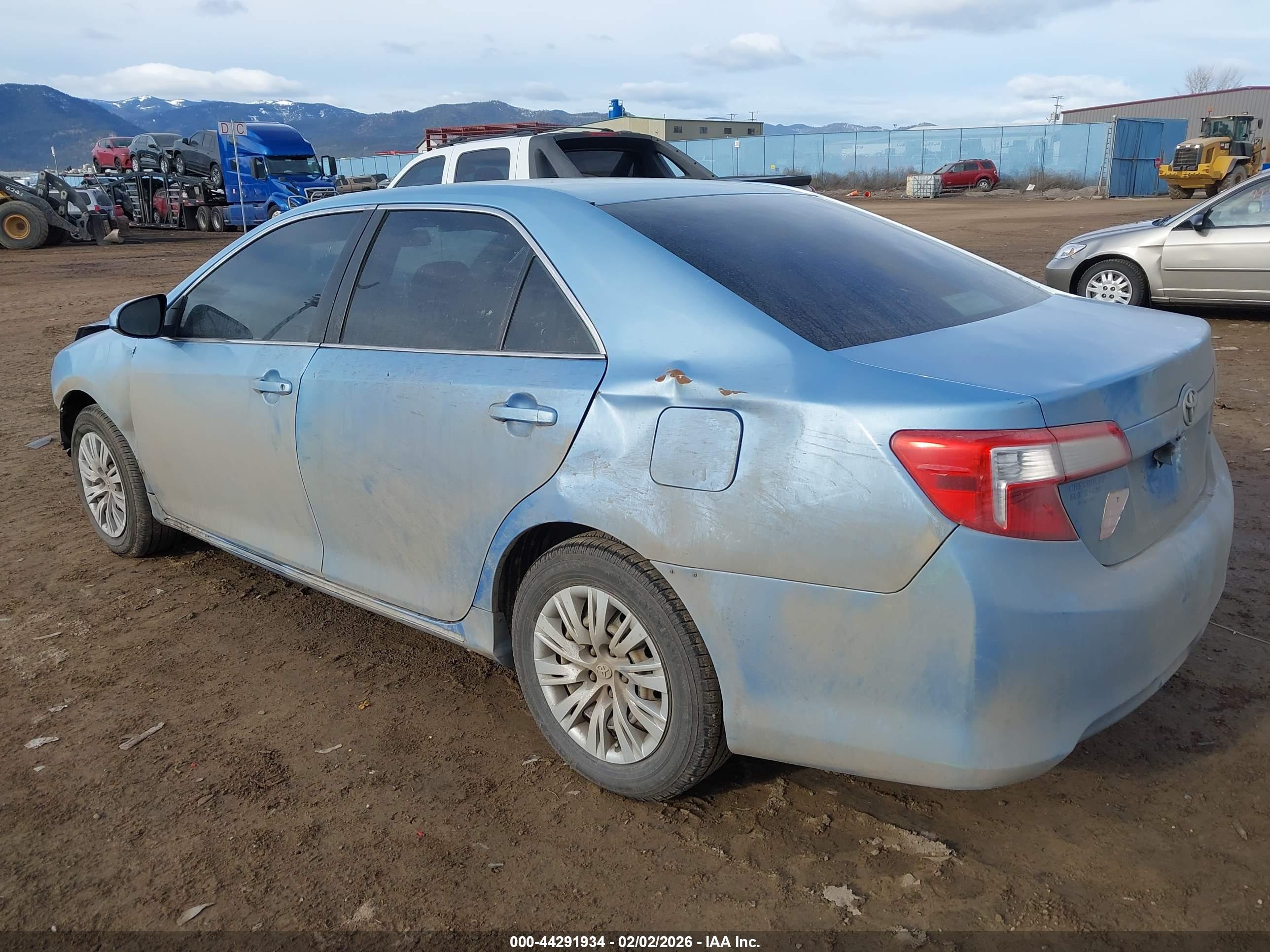 TOYOTA CAMRY image 3