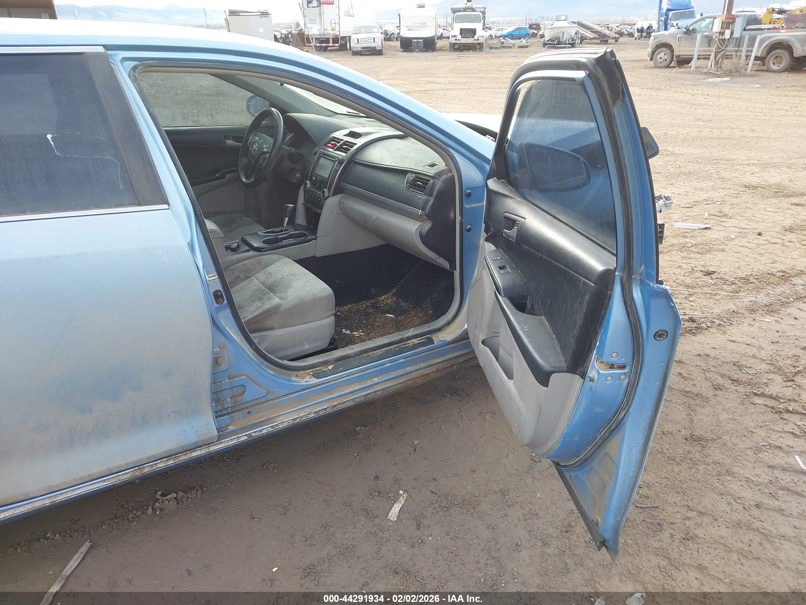 TOYOTA CAMRY image 5