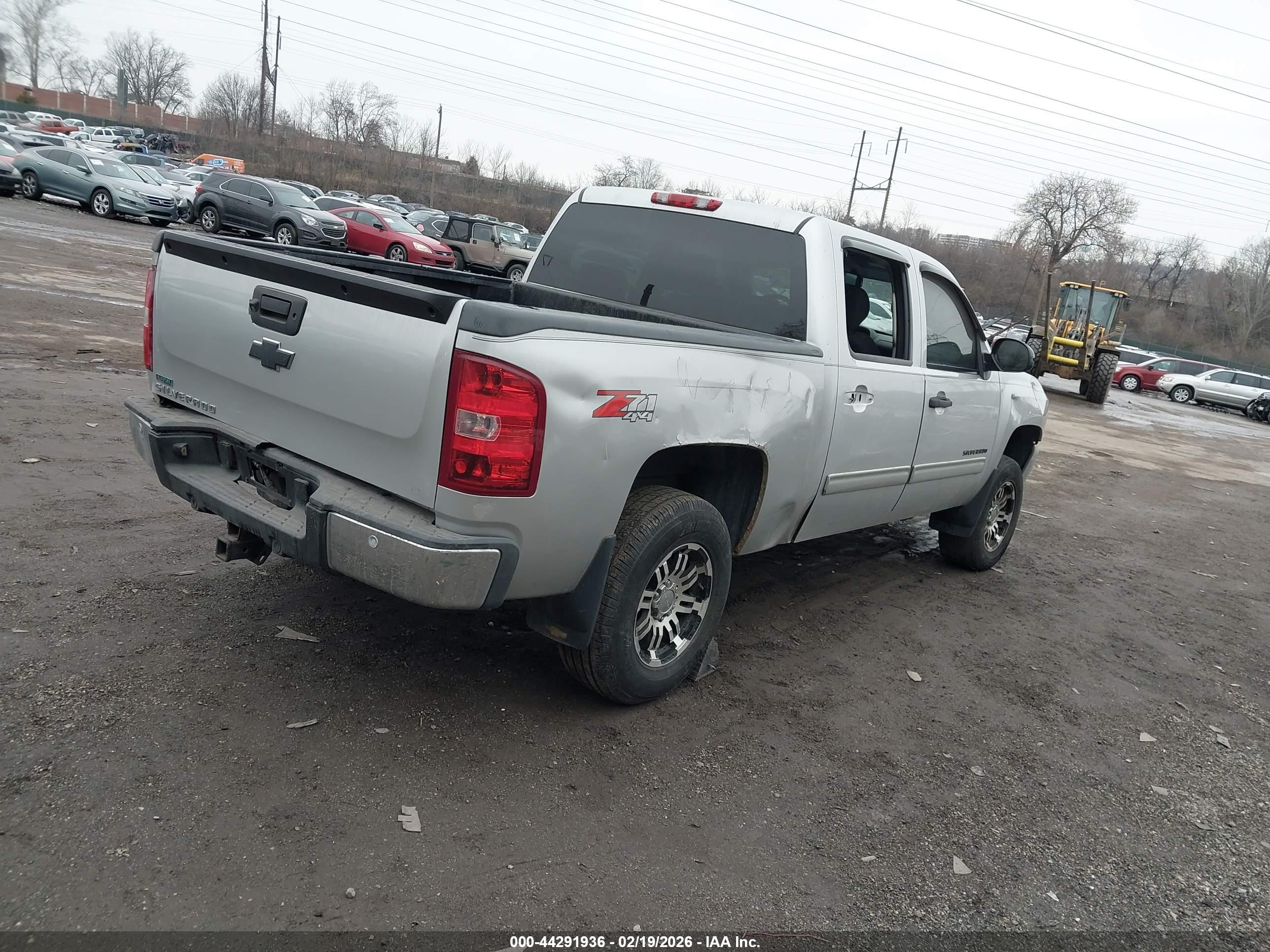 CHEVROLET SILVERADO image 4