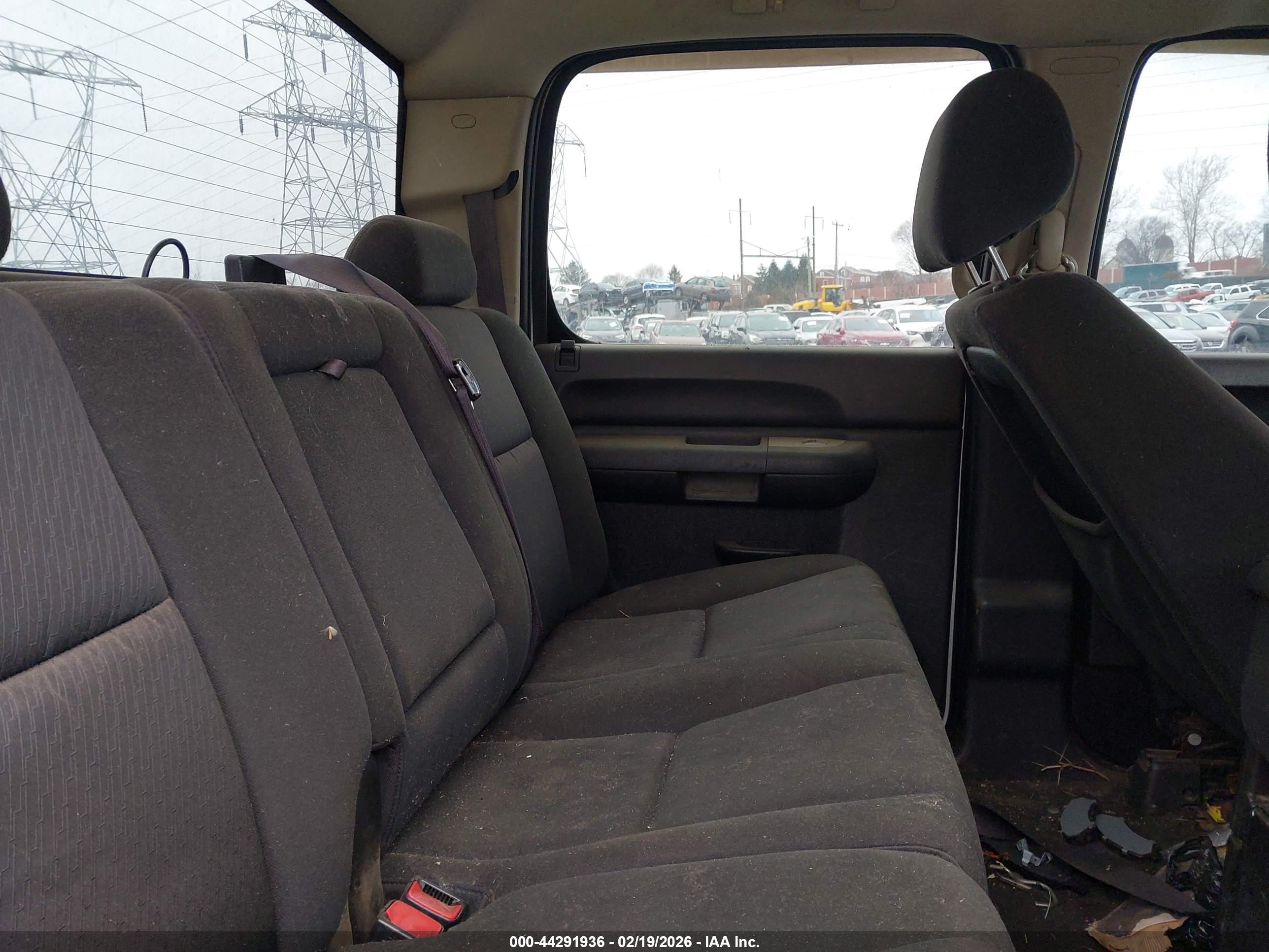 CHEVROLET SILVERADO image 8