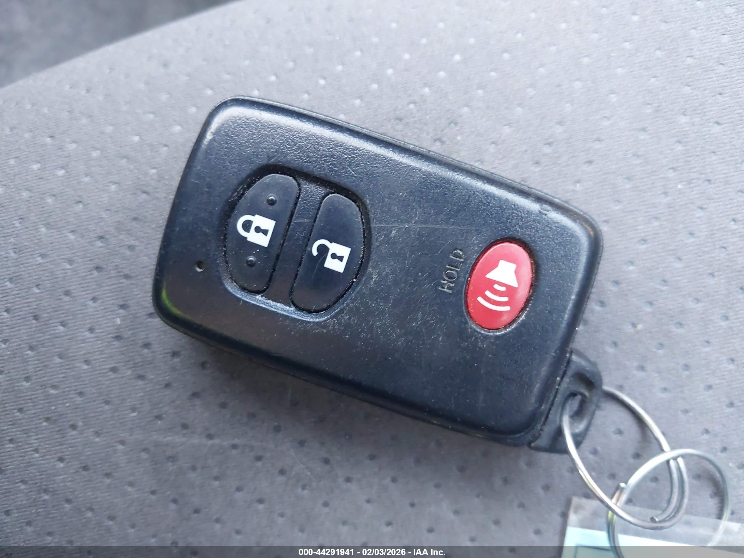 TOYOTA PRIUS image 11