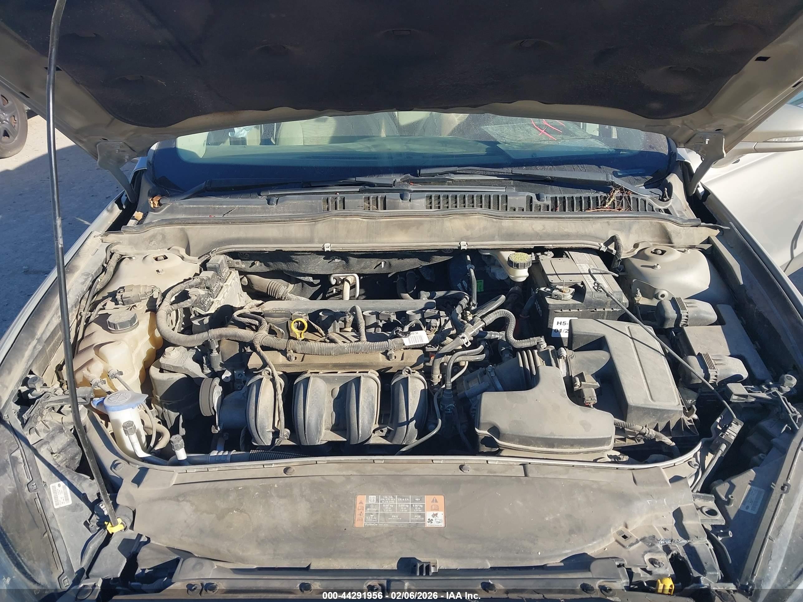 FORD FUSION image 10