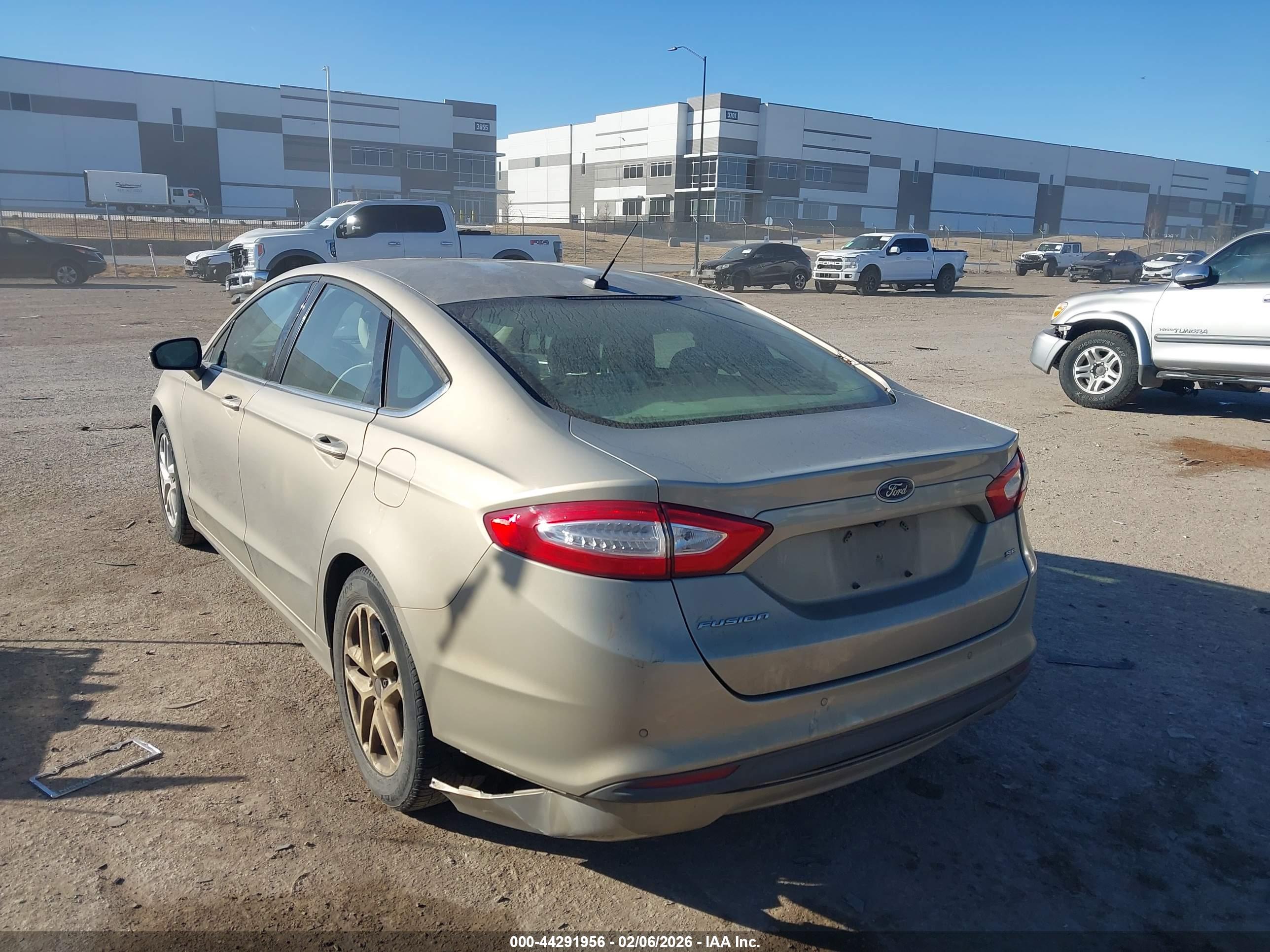 FORD FUSION image 3