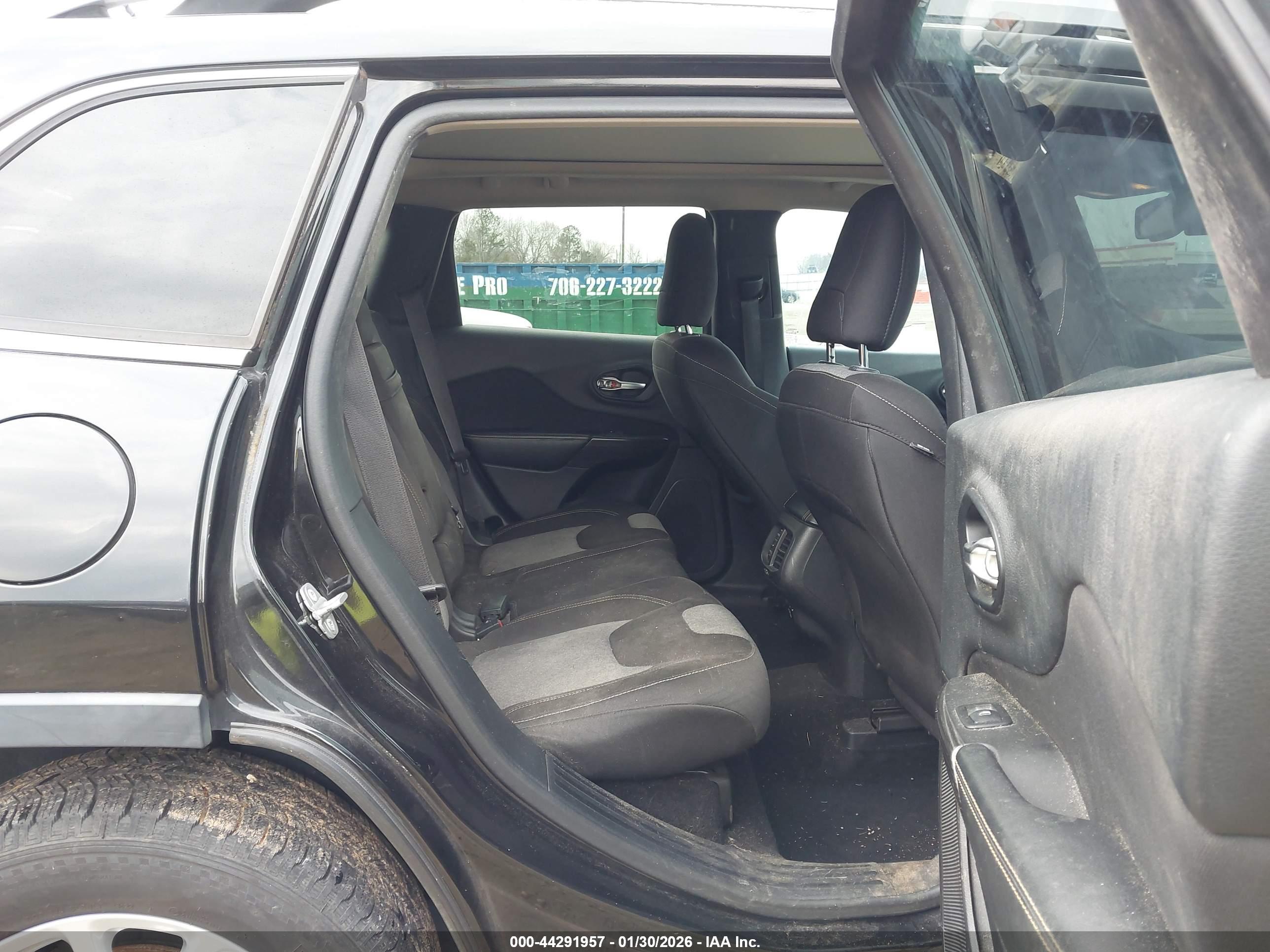 JEEP CHEROKEE image 8
