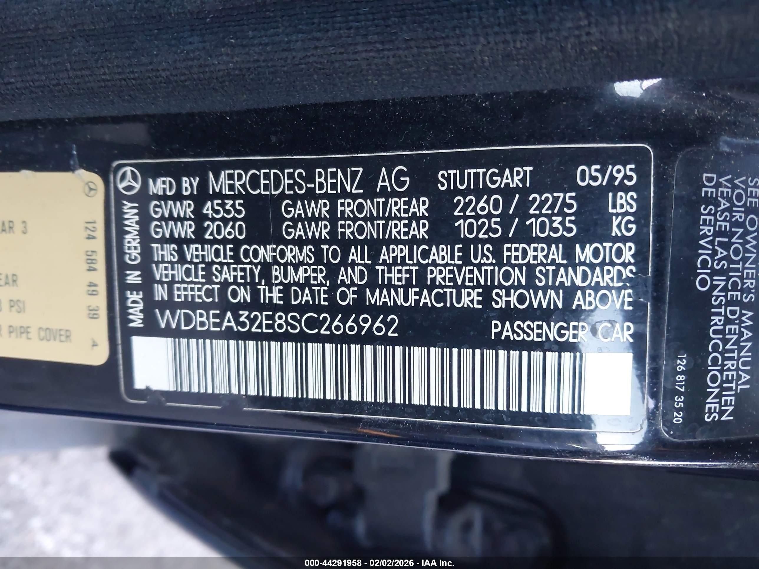 MERCEDES-BENZ E image 9