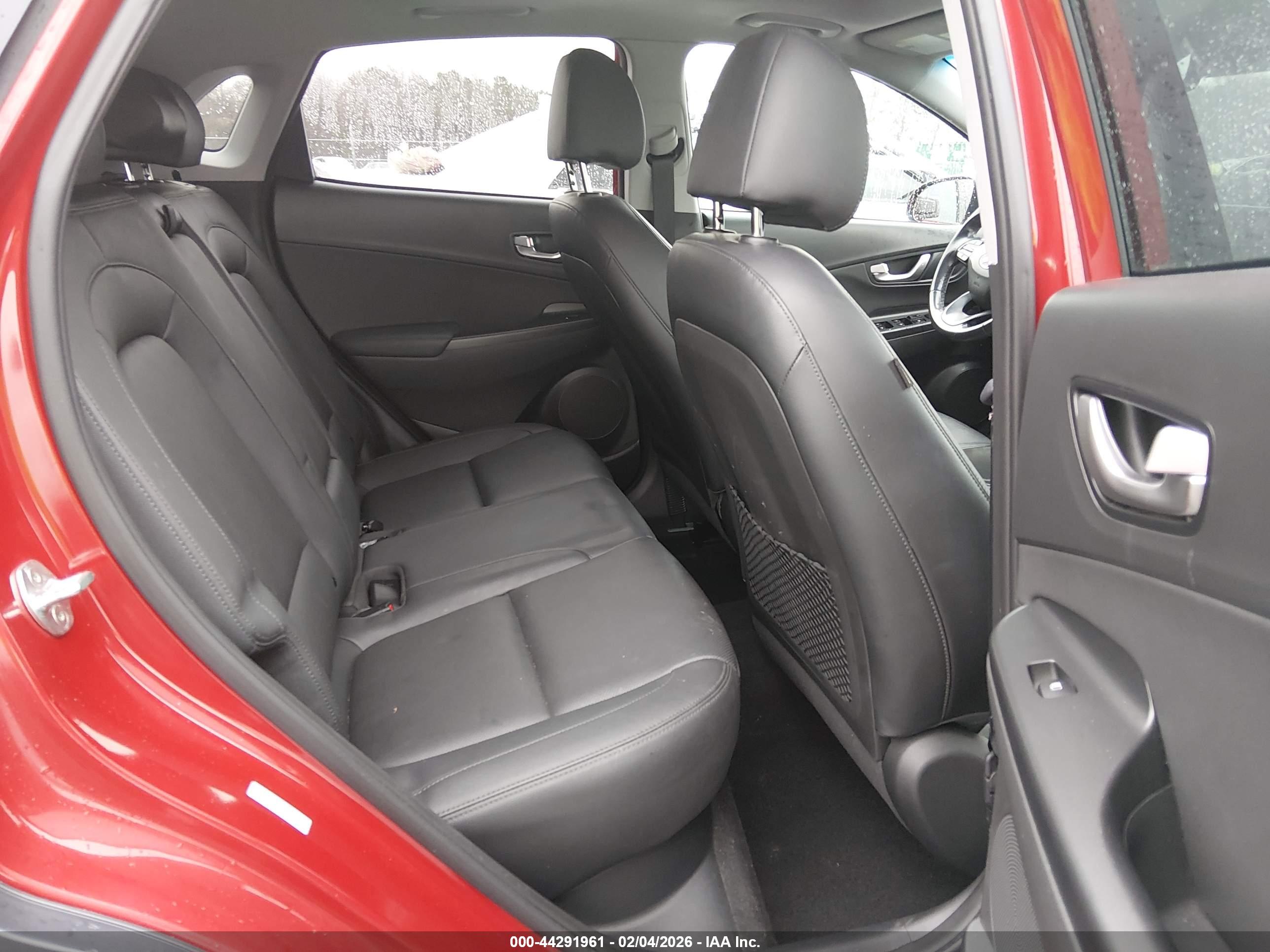HYUNDAI KONA image 8