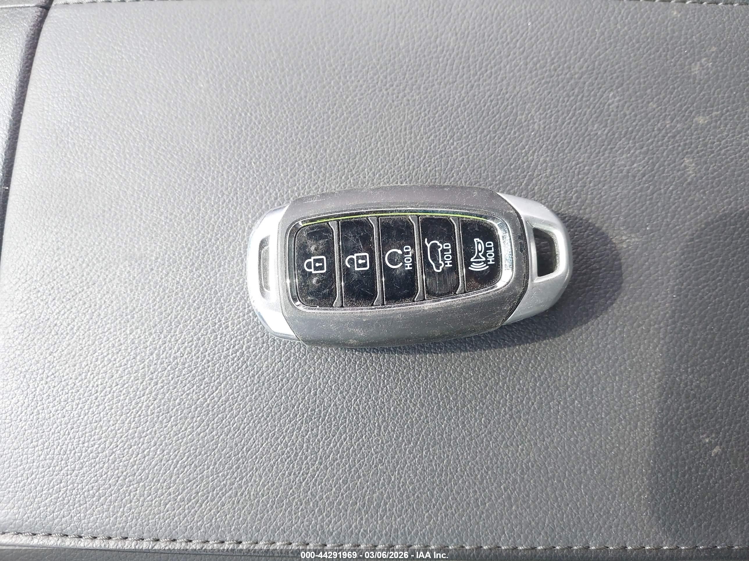 HYUNDAI TUCSON image 11