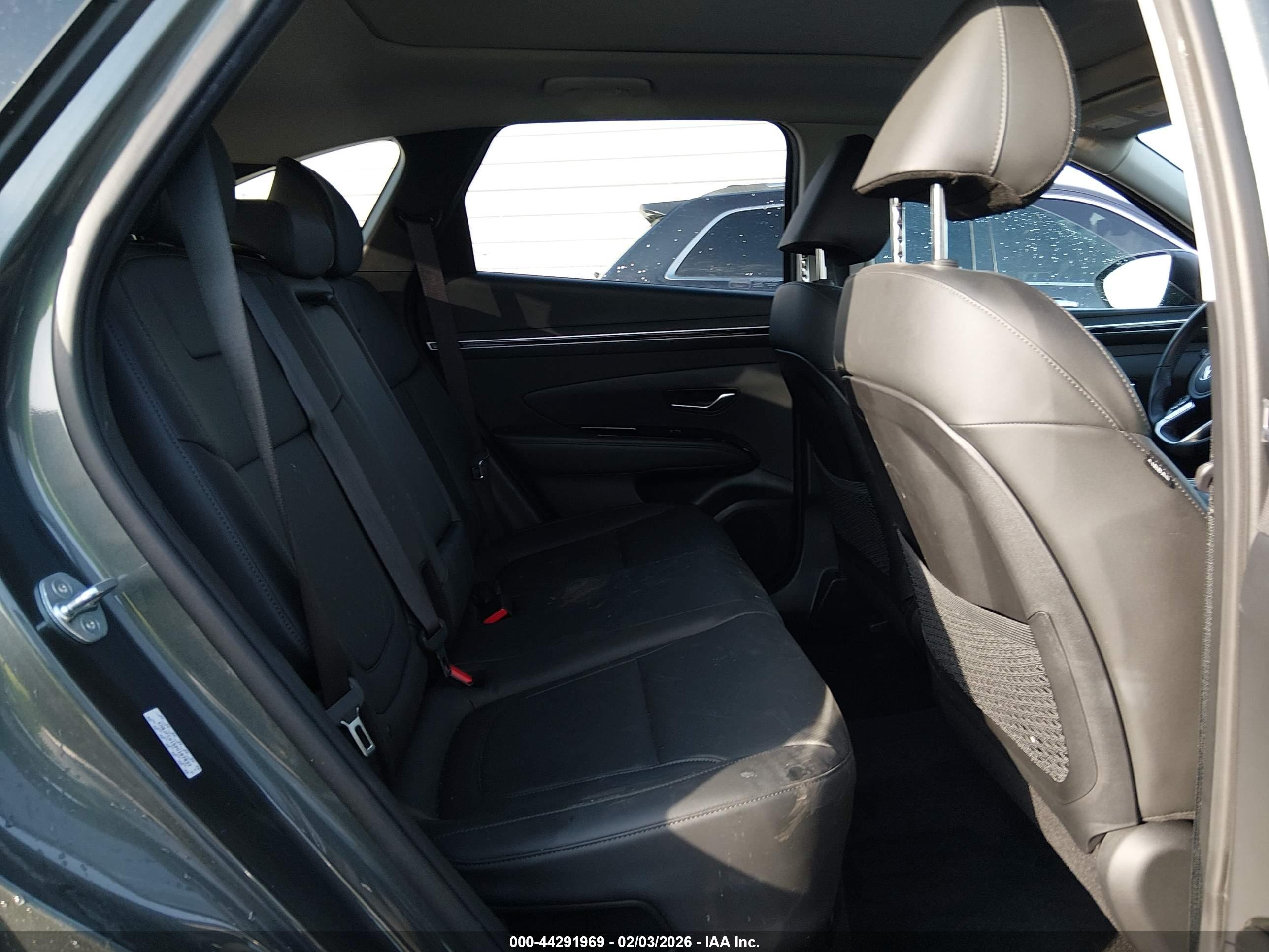 HYUNDAI TUCSON image 8
