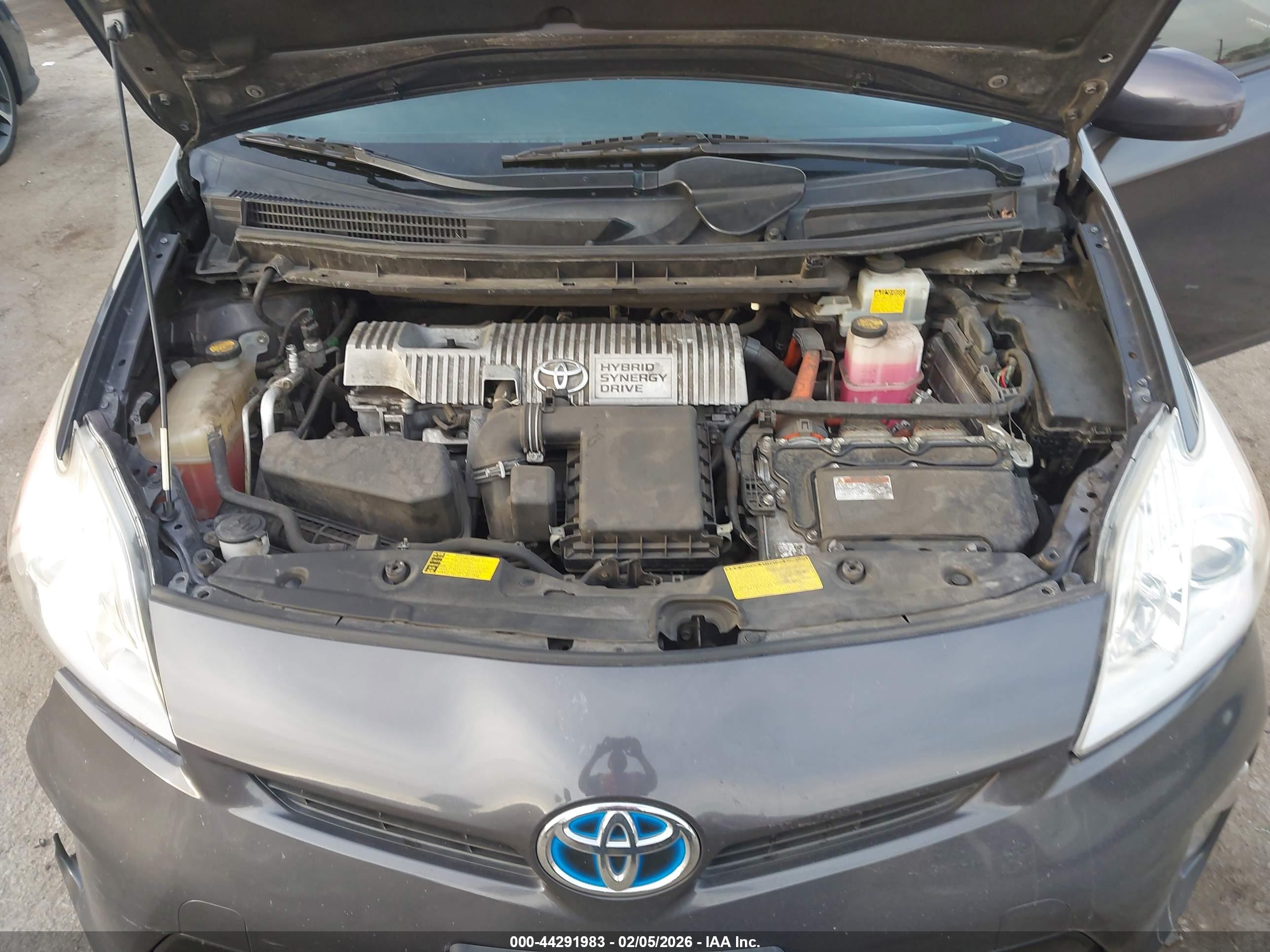 TOYOTA PRIUS image 10