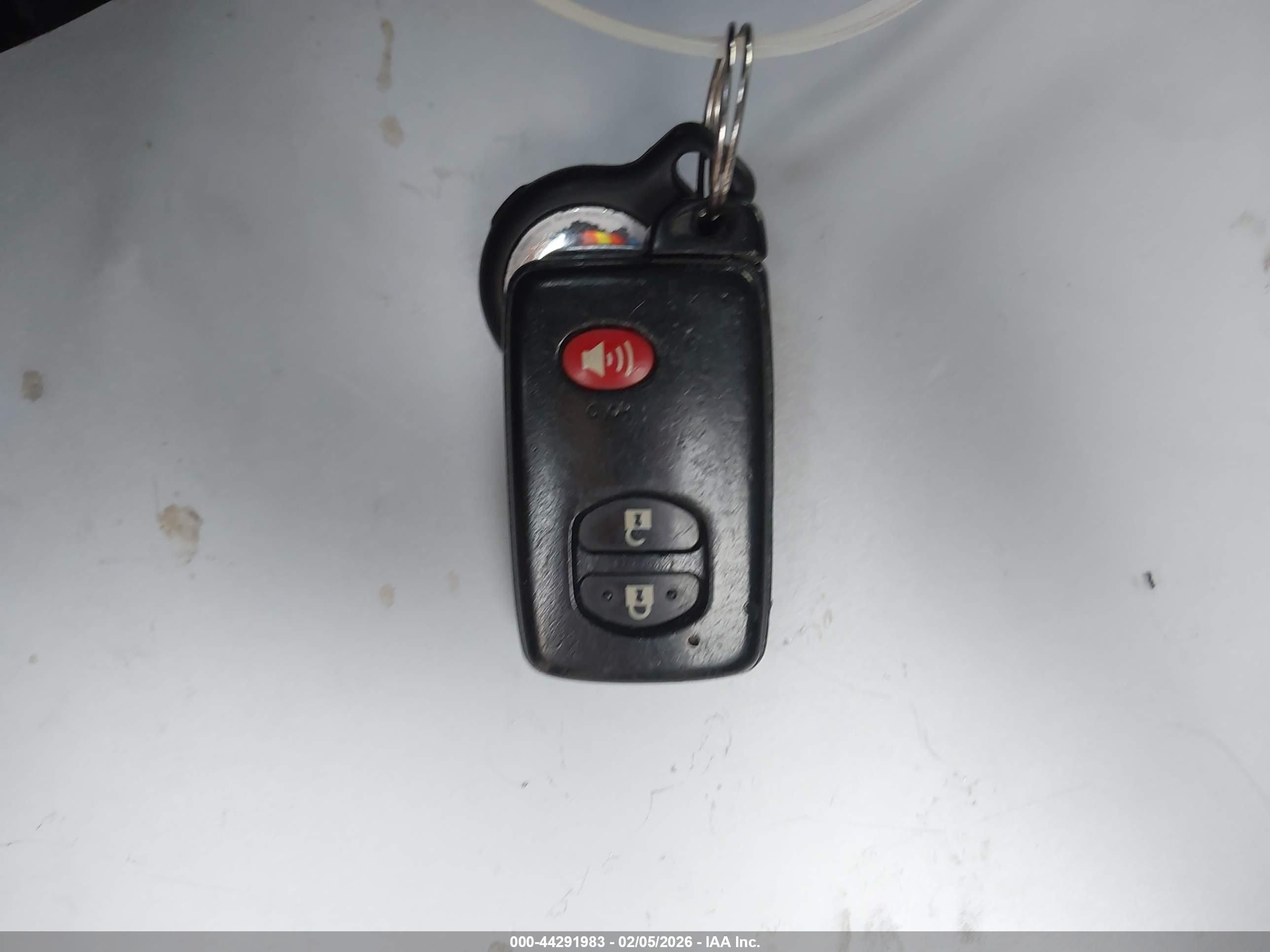 TOYOTA PRIUS image 11