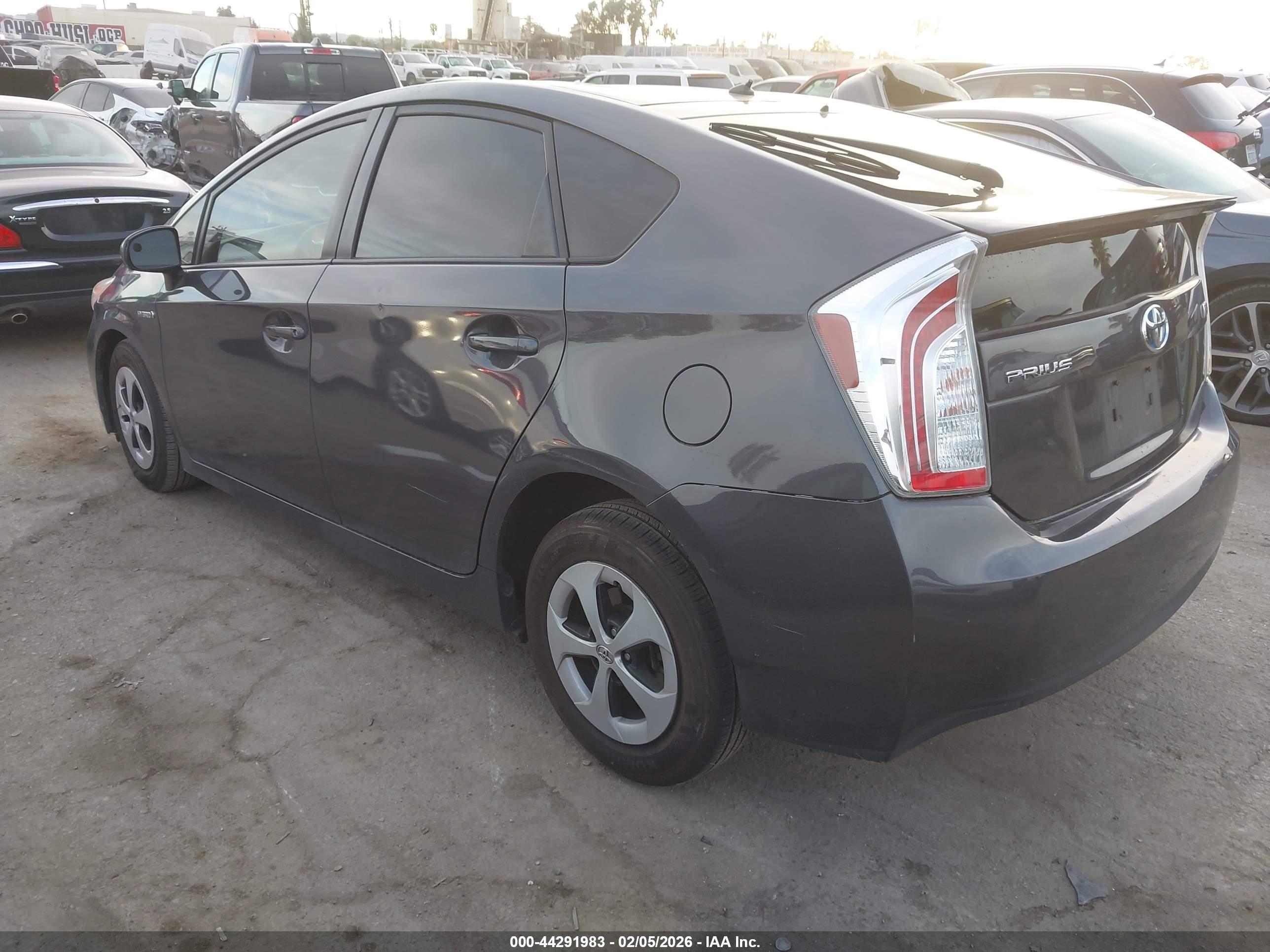 TOYOTA PRIUS image 3