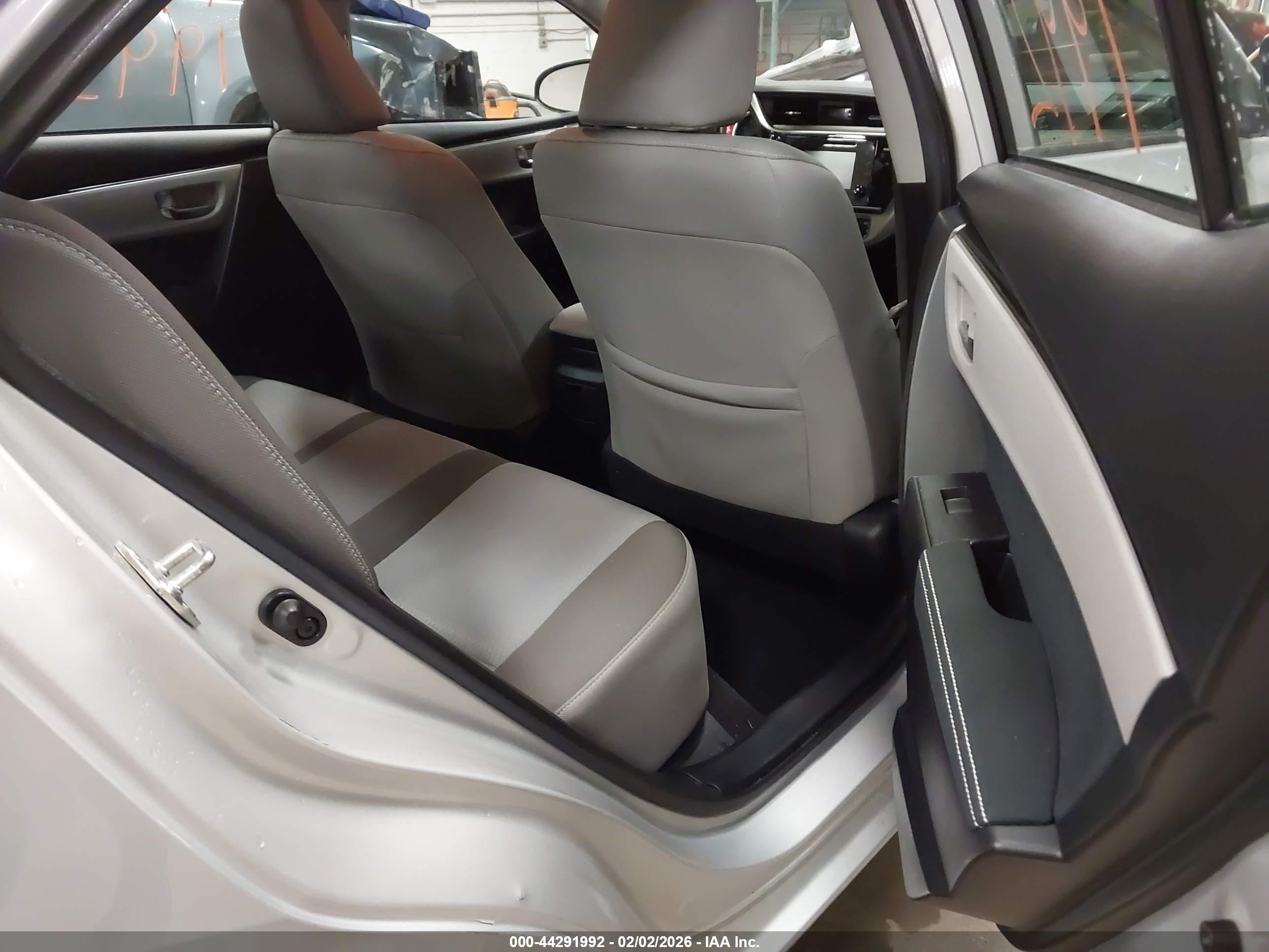 TOYOTA COROLLA image 8