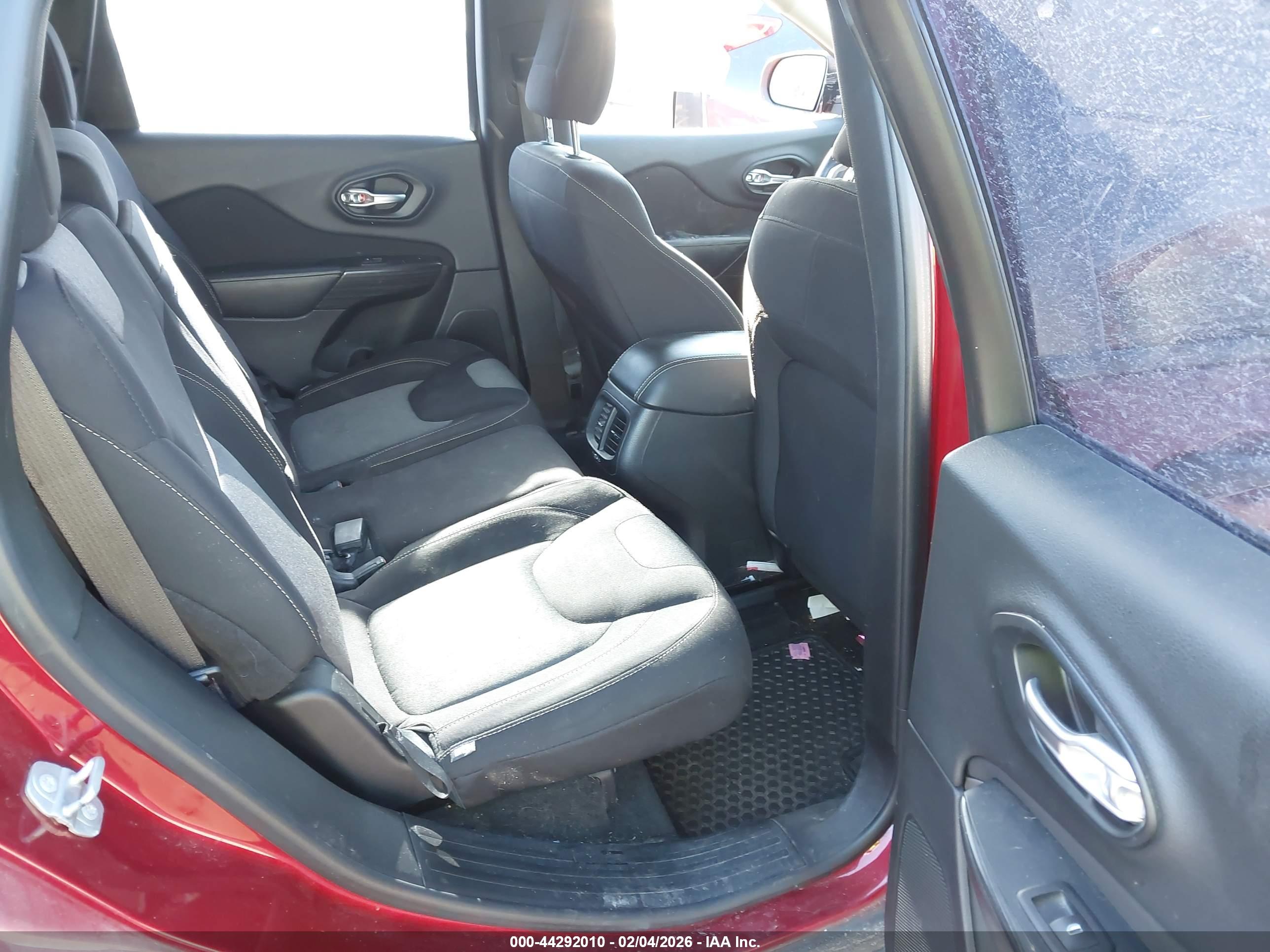 JEEP CHEROKEE image 8