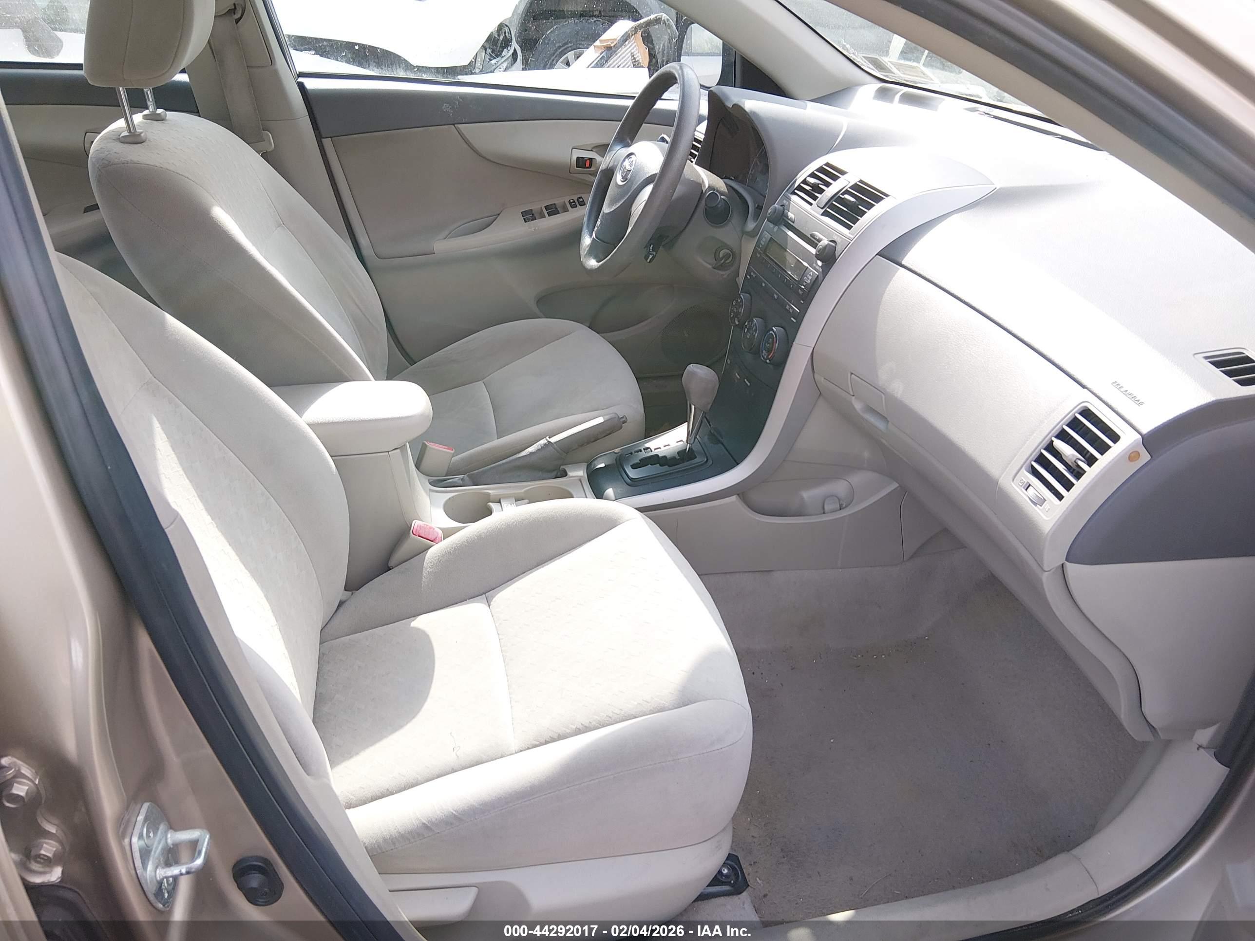 TOYOTA COROLLA image 5