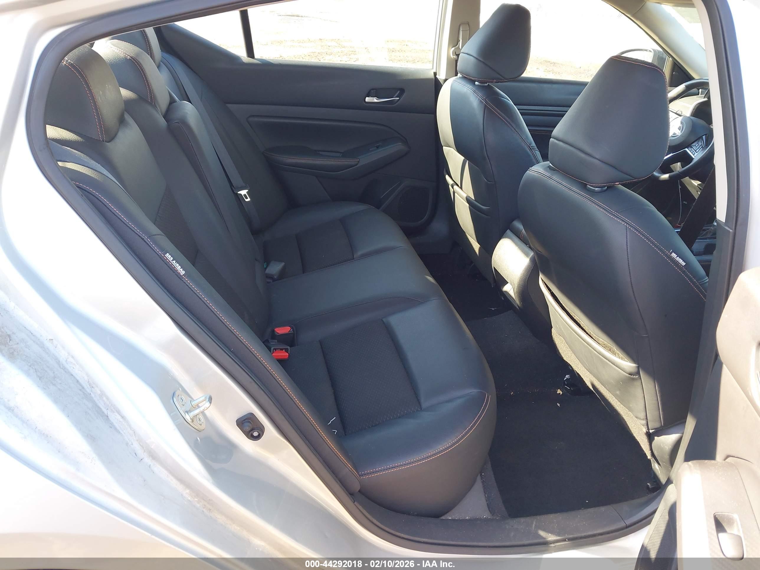 NISSAN ALTIMA image 8