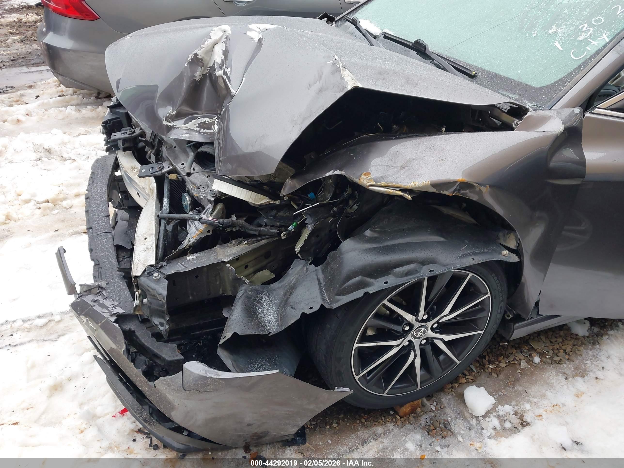 TOYOTA CAMRY image 6