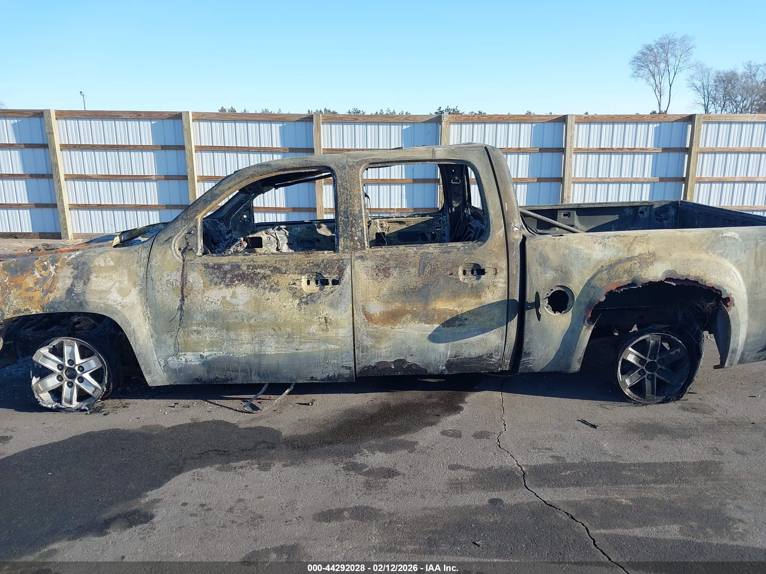 GMC SIERRA image 6