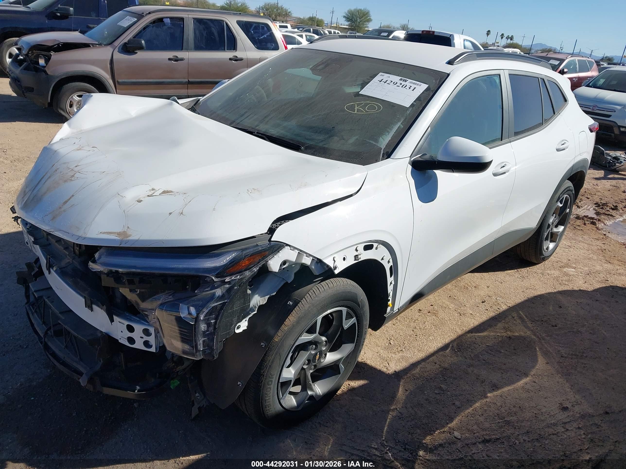 CHEVROLET TRAX image 2