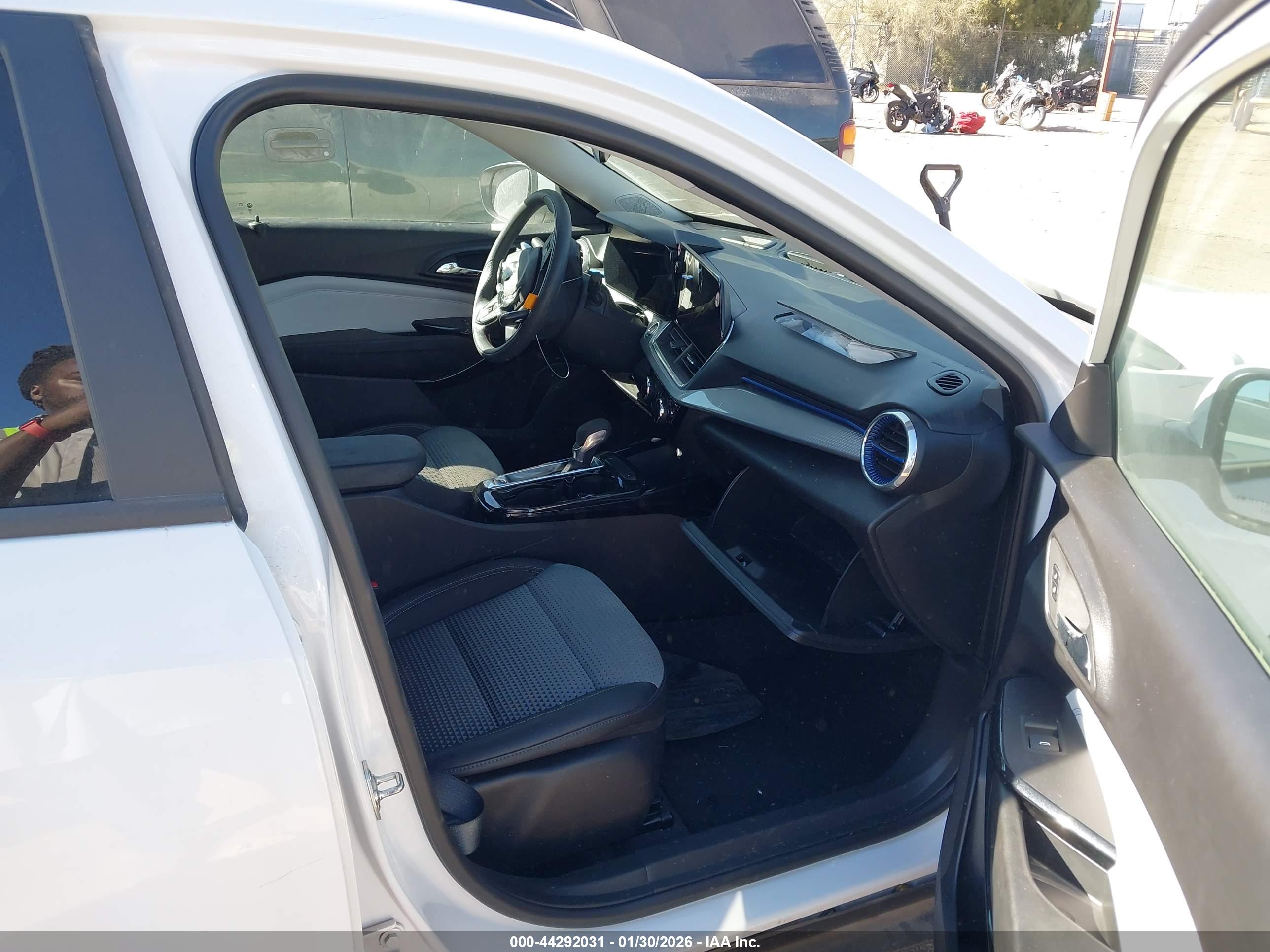 CHEVROLET TRAX image 5