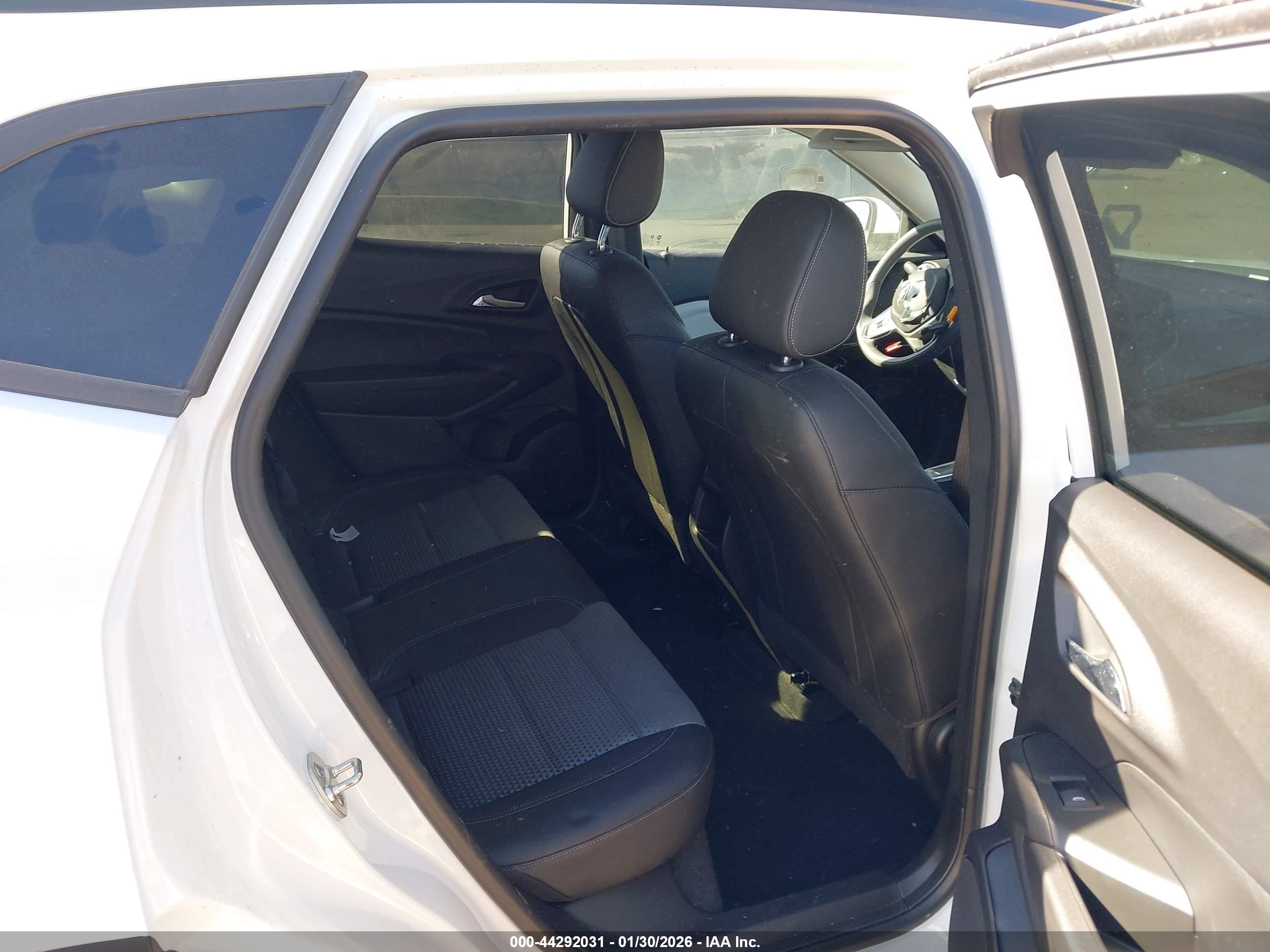 CHEVROLET TRAX image 8