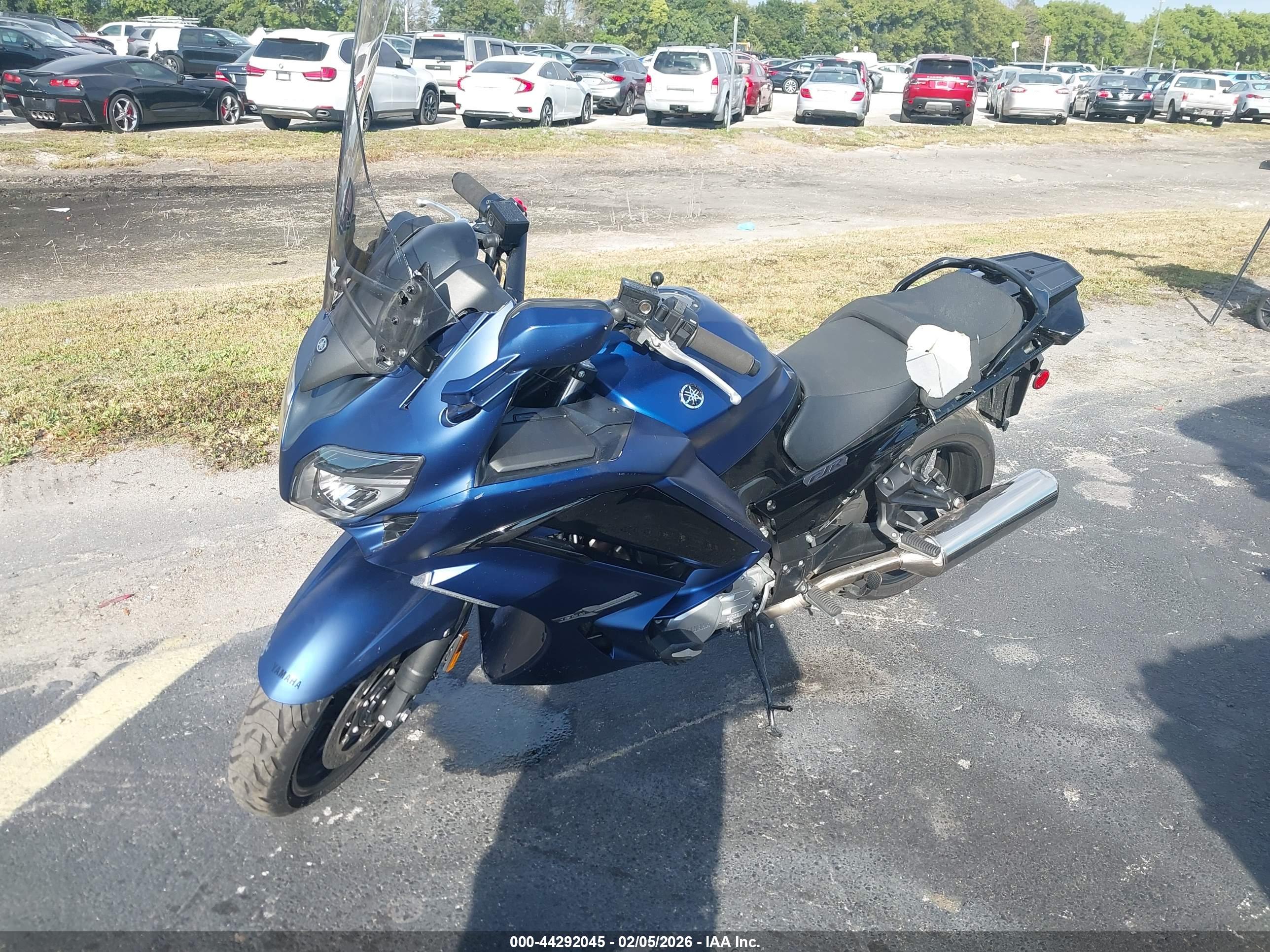 YAMAHA FJR1300 image 2