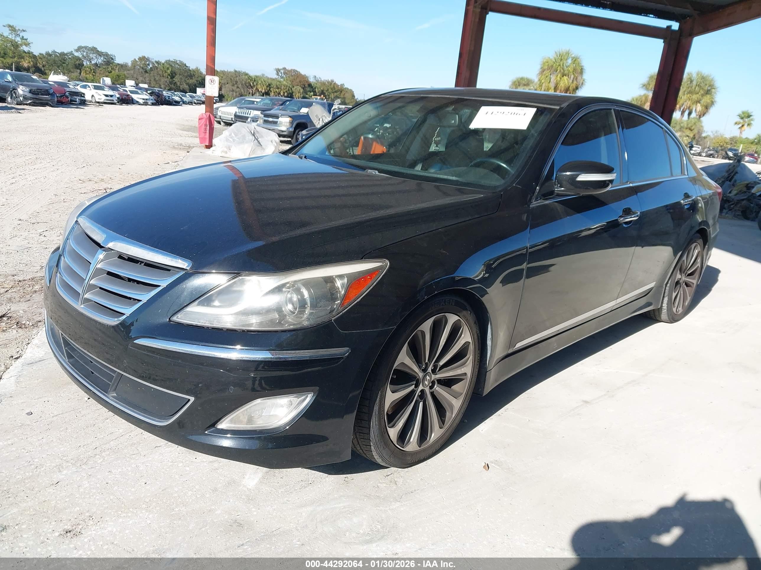 HYUNDAI GENESIS image 2