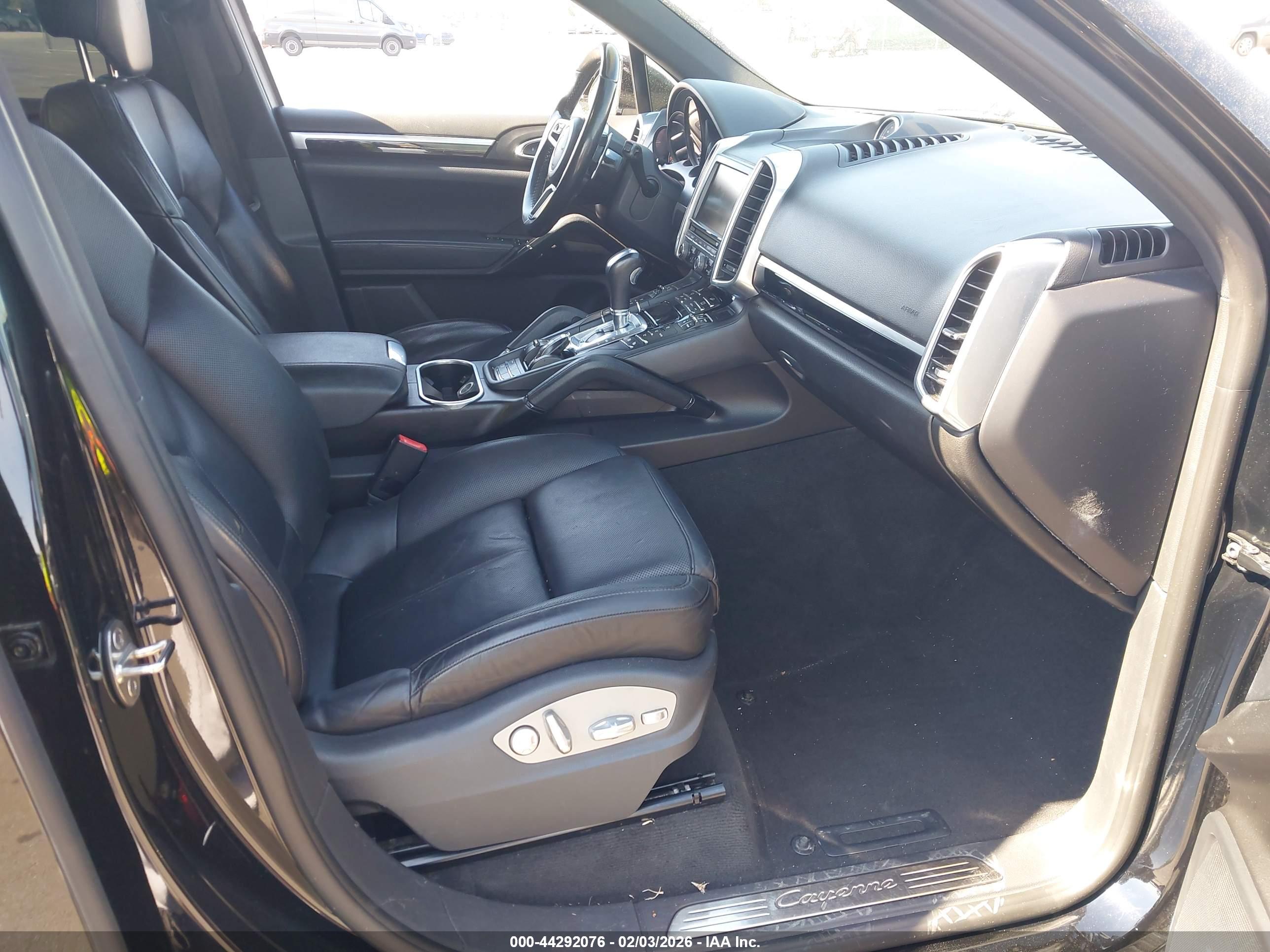 PORSCHE CAYENNE image 5