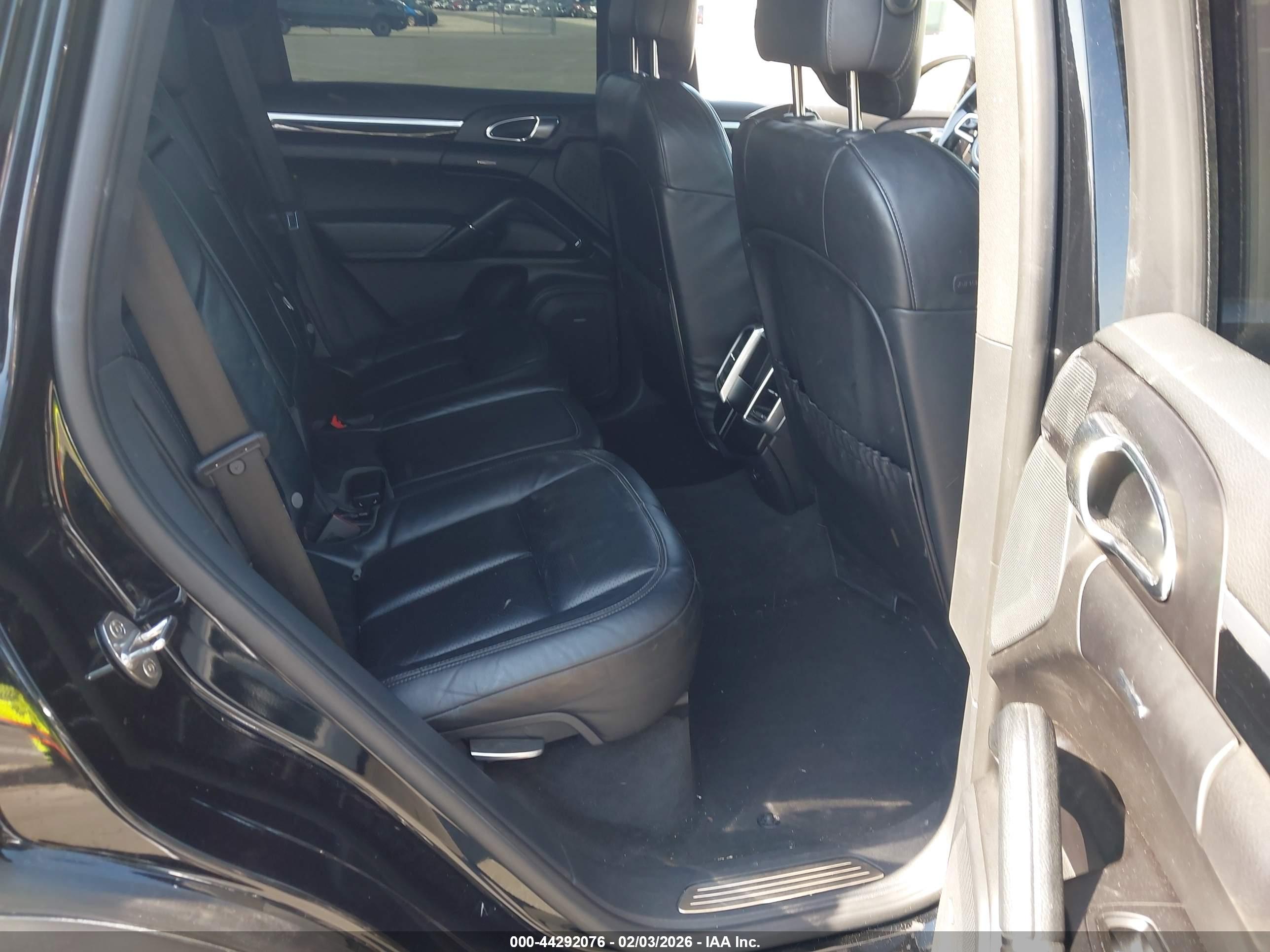 PORSCHE CAYENNE image 8
