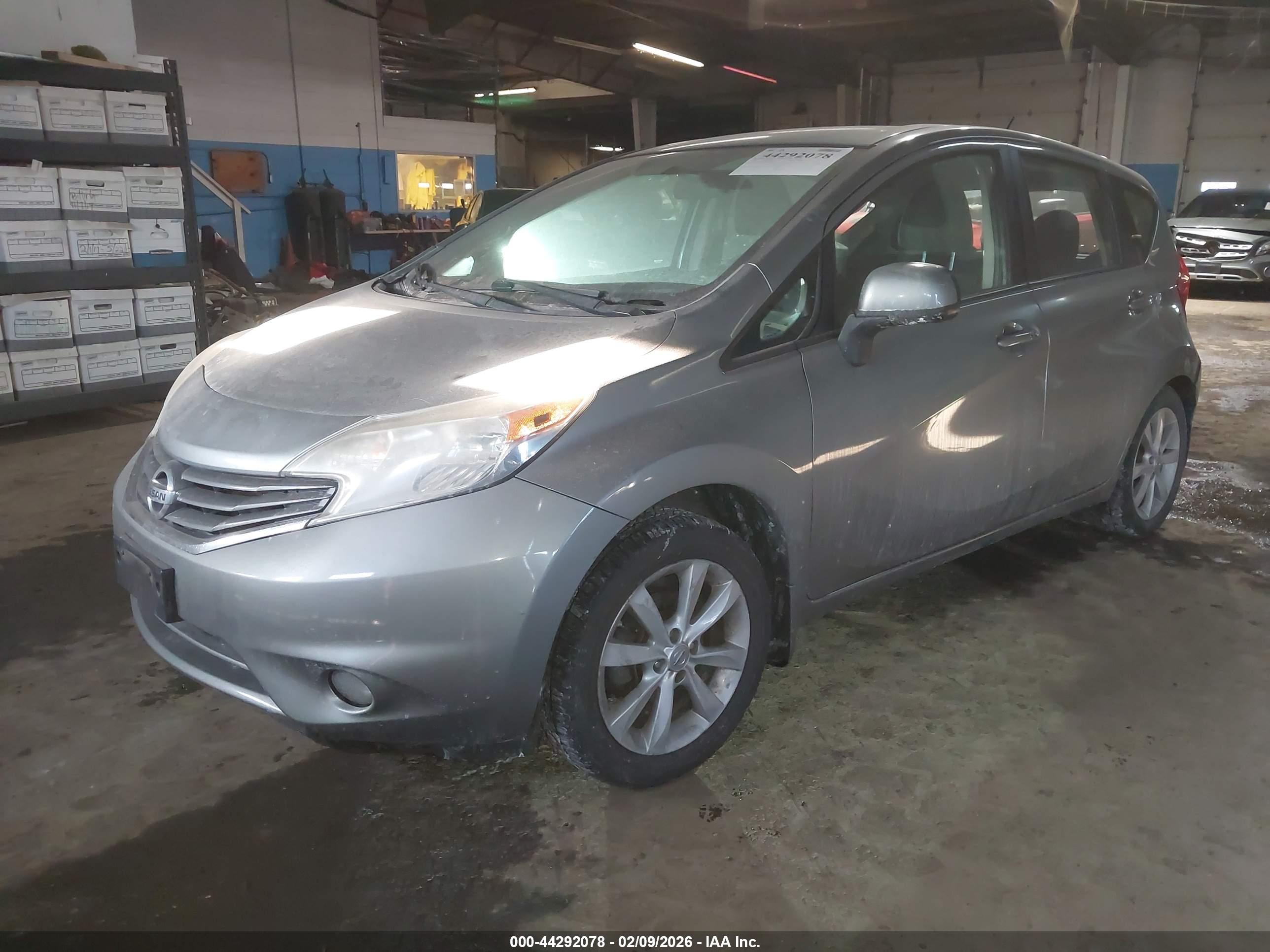 NISSAN VERSA image 2