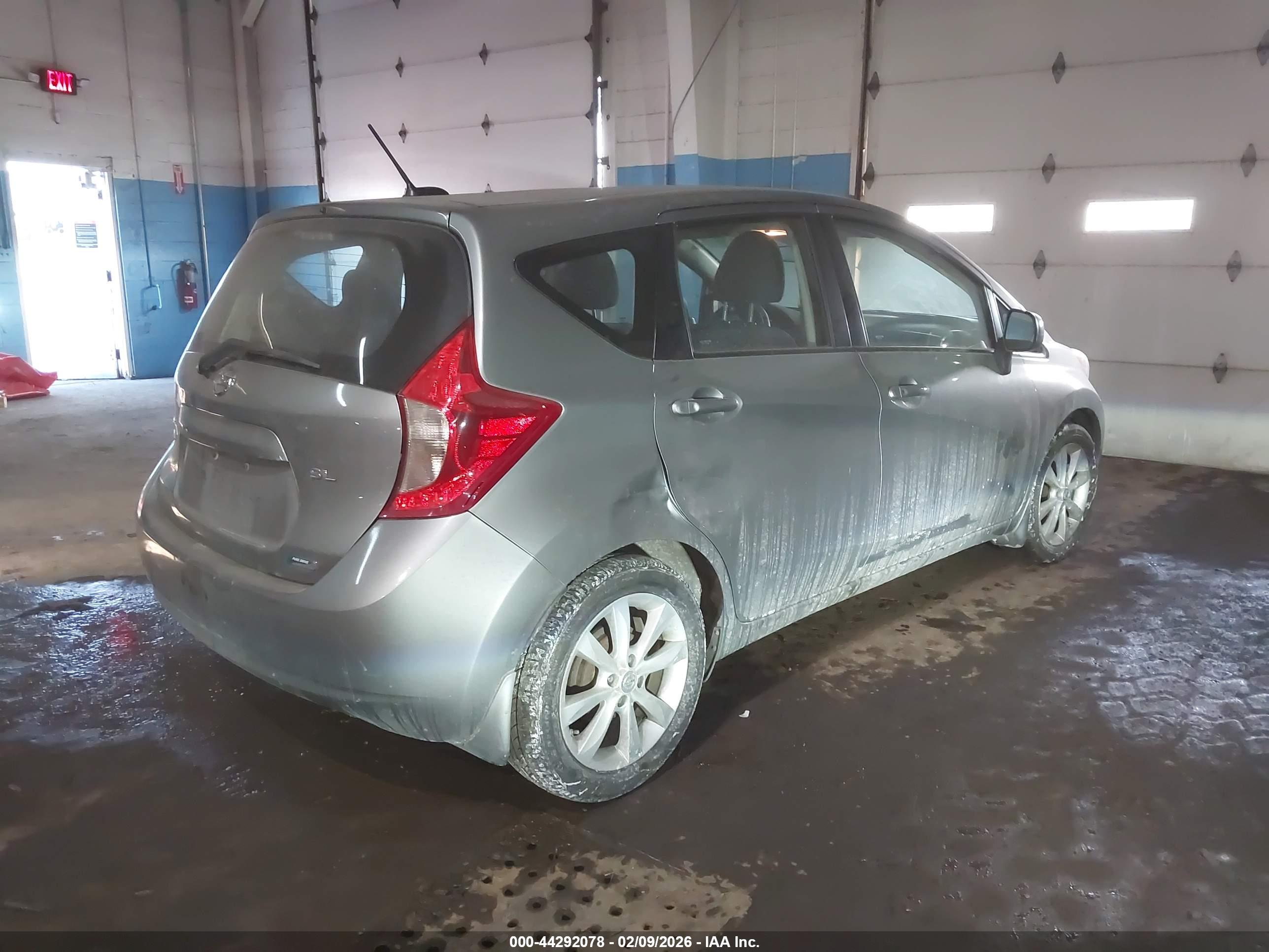 NISSAN VERSA image 4