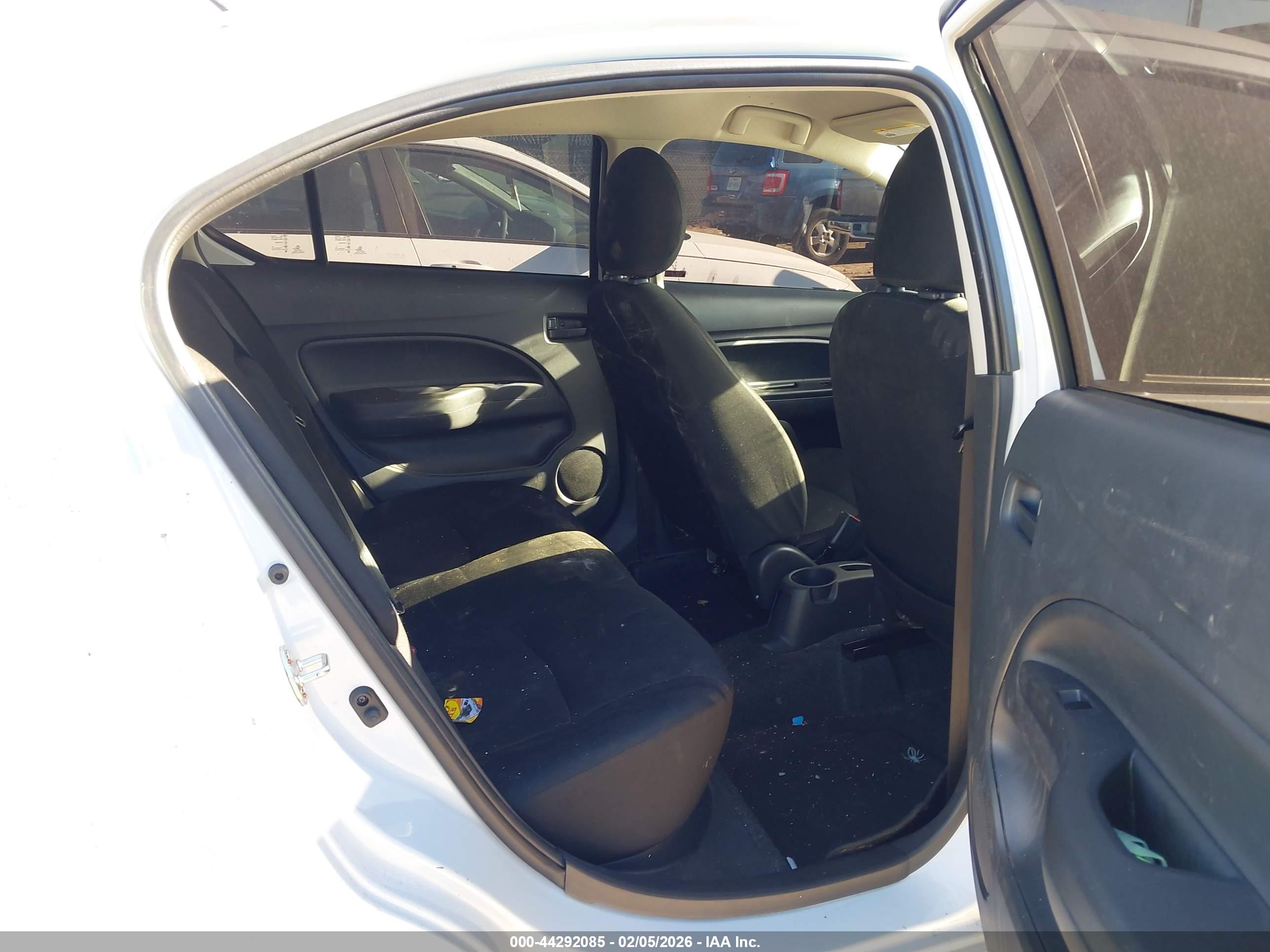 MITSUBISHI MIRAGE image 8