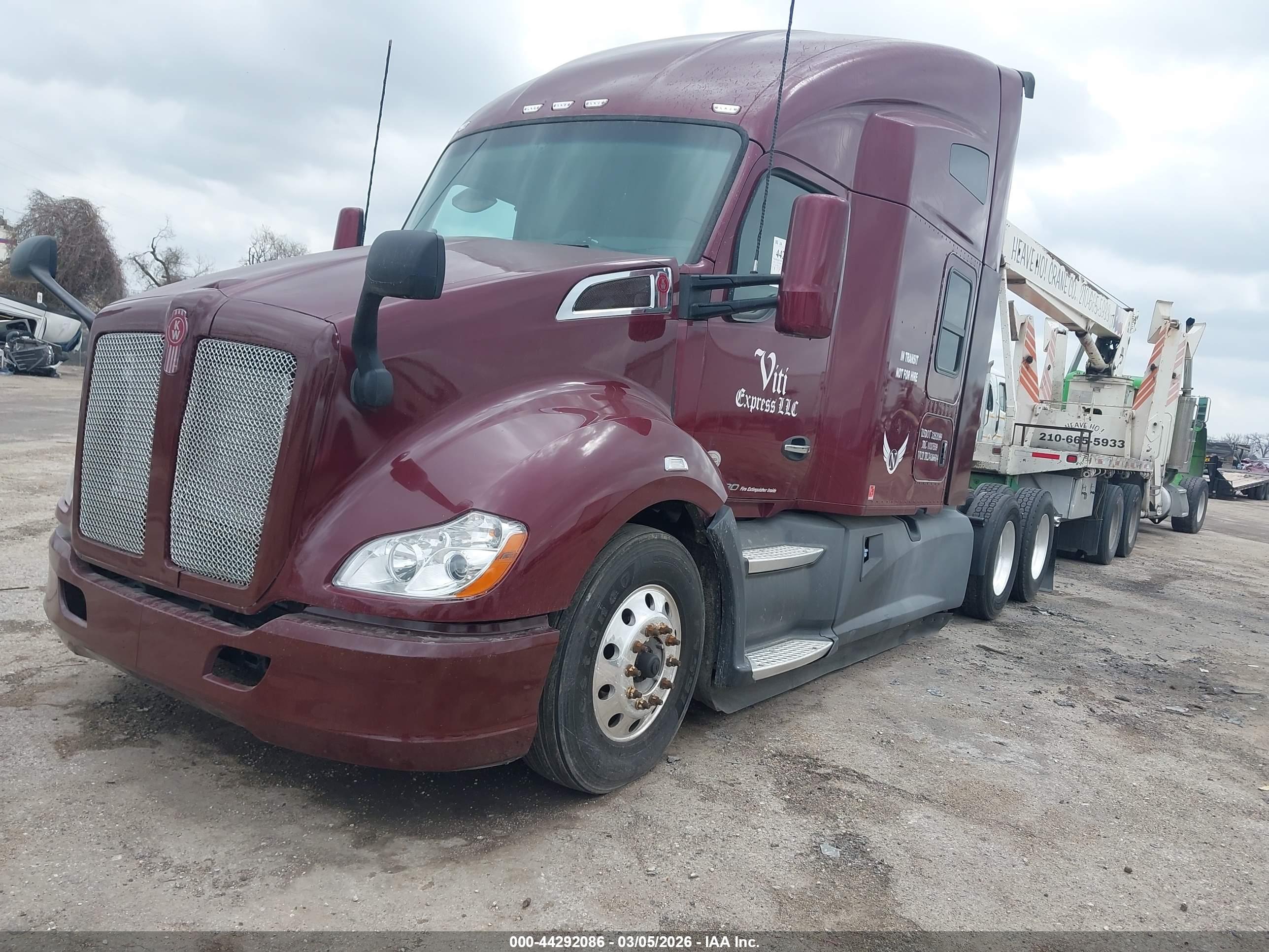 KENWORTH T680 image 2